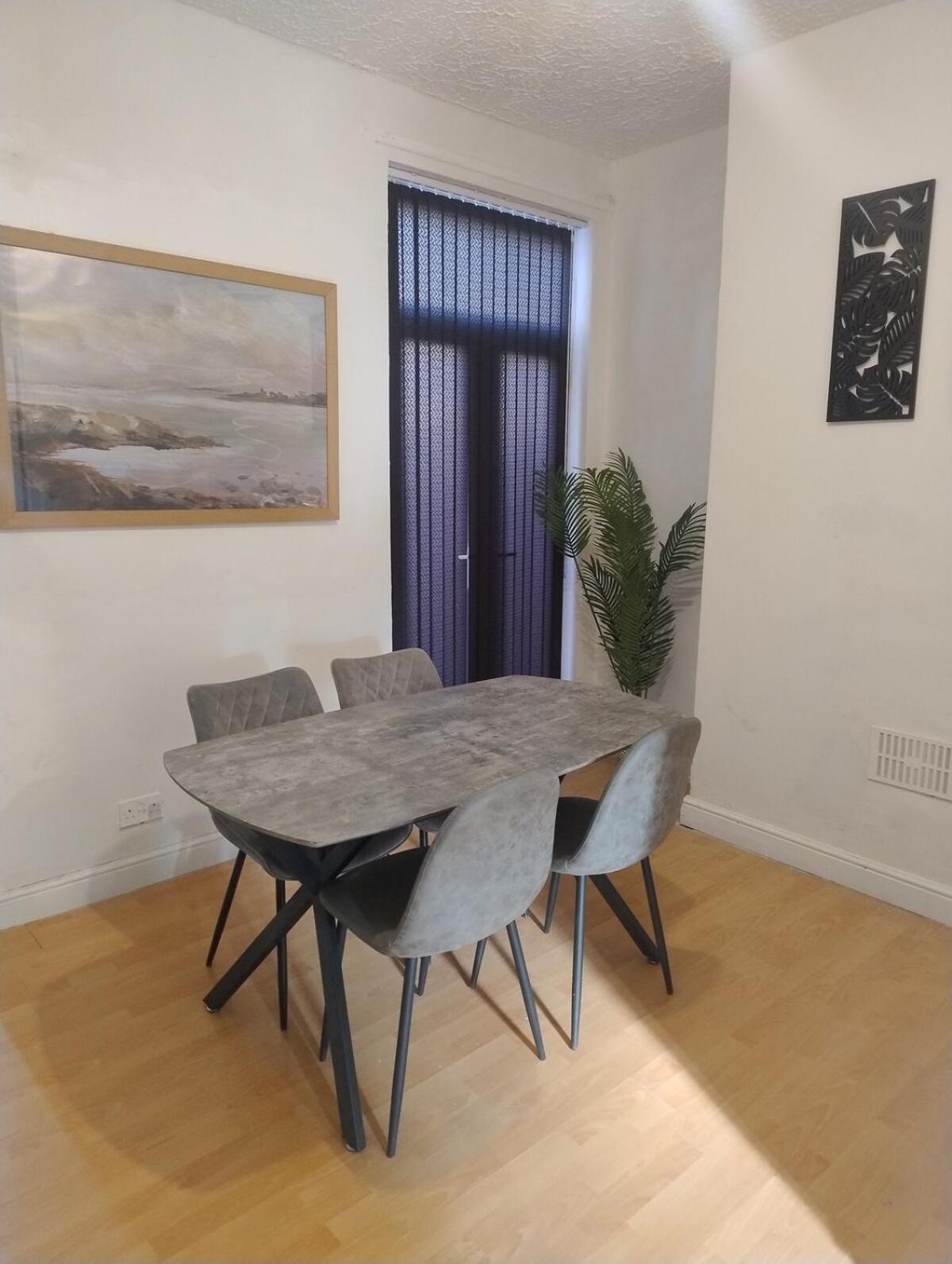 3br Sleeps 10 Walk To Alex Park