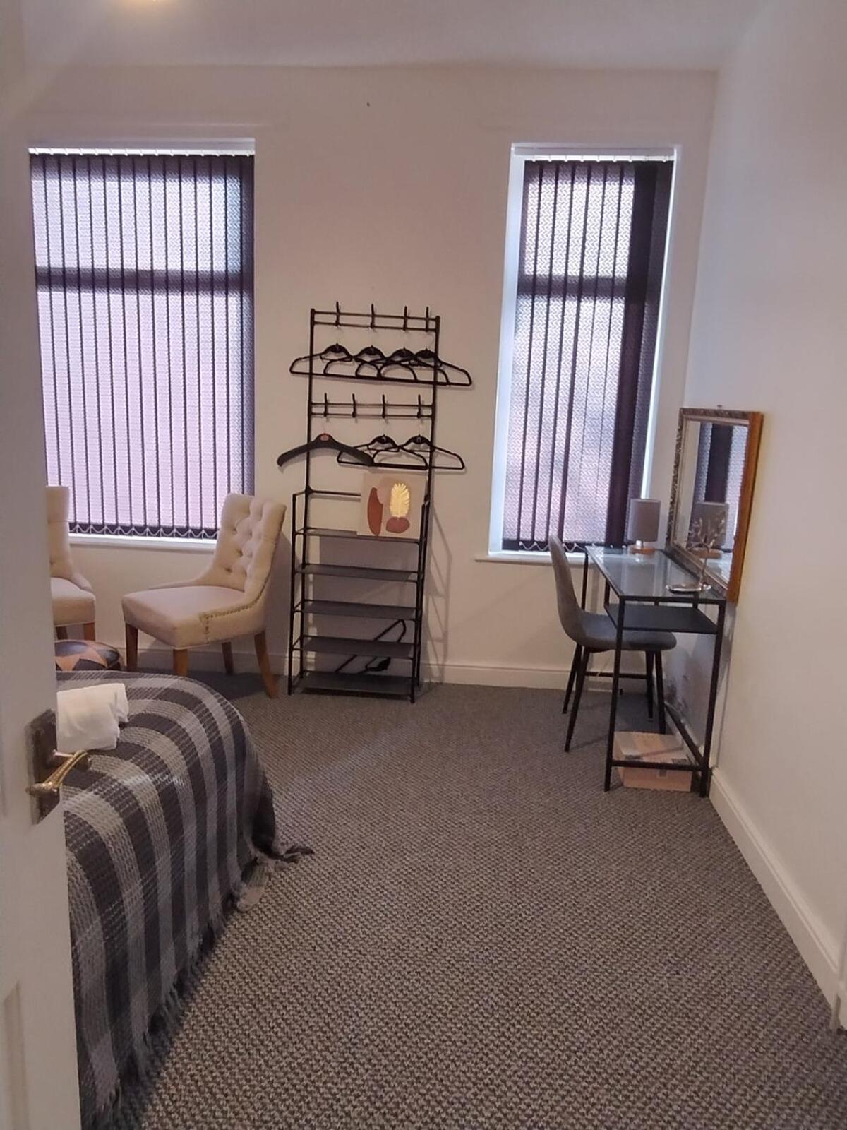 3br Sleeps 10 Walk To Alex Park