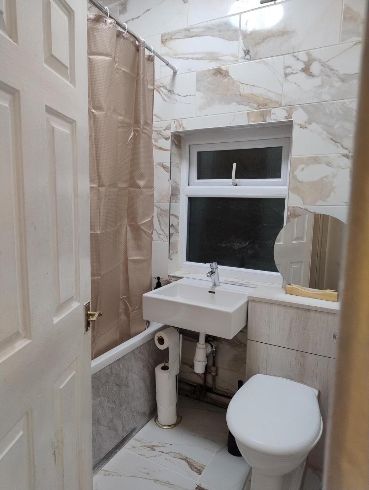 3br Sleeps 10 Walk To Alex Park Holiday home Manchester