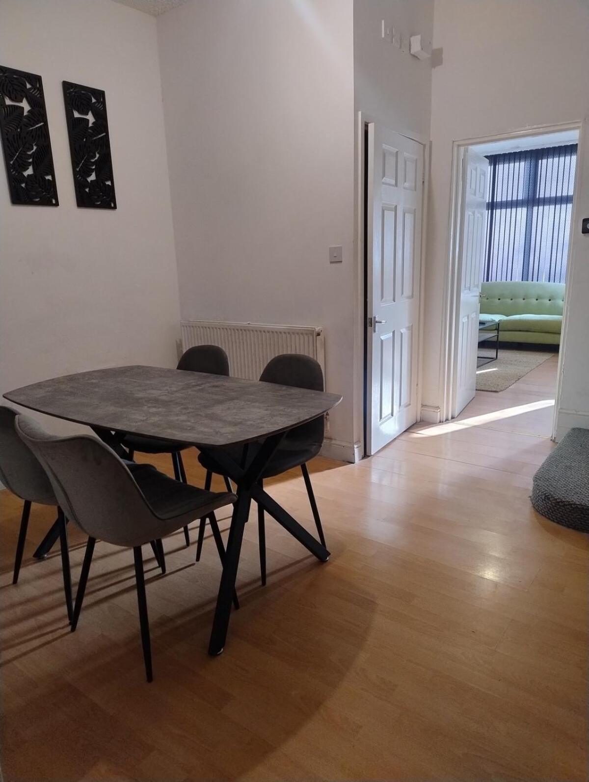 3br Sleeps 10 Walk To Alex Park Manchester