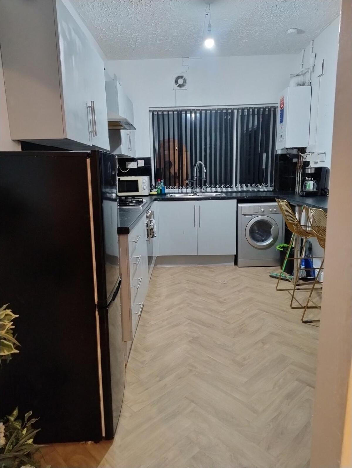 3br Sleeps 10 Walk To Alex Park *