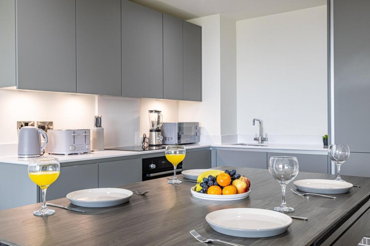 Apartment Centre,picadilly , Skyline View *