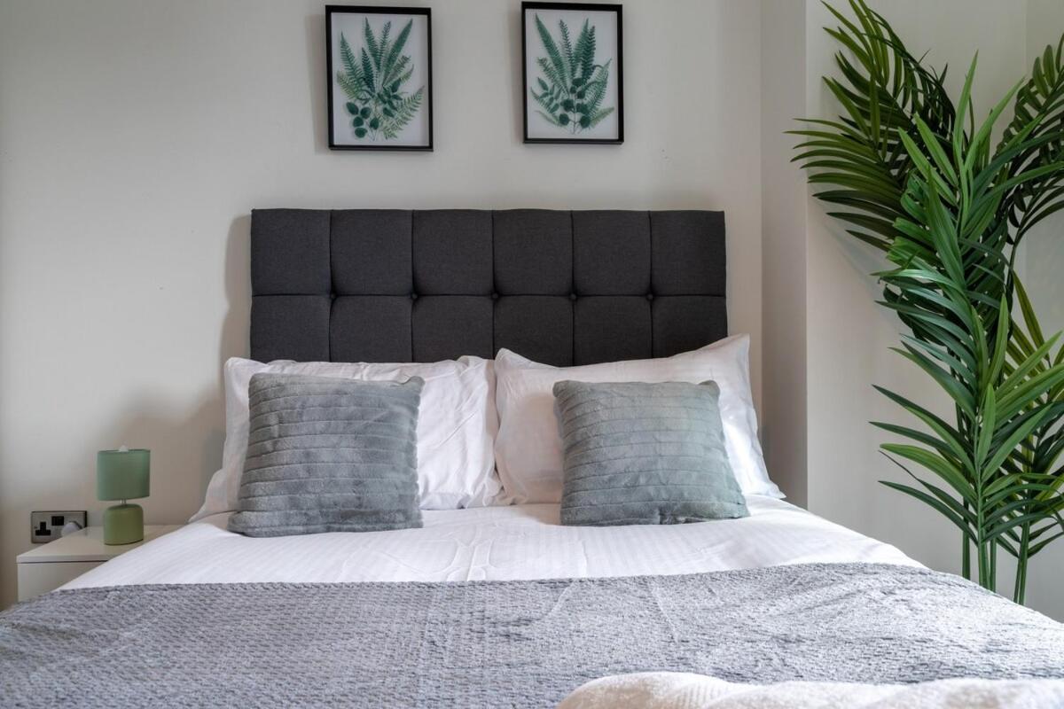 Centre,picadilly , Skyline View Apartment *