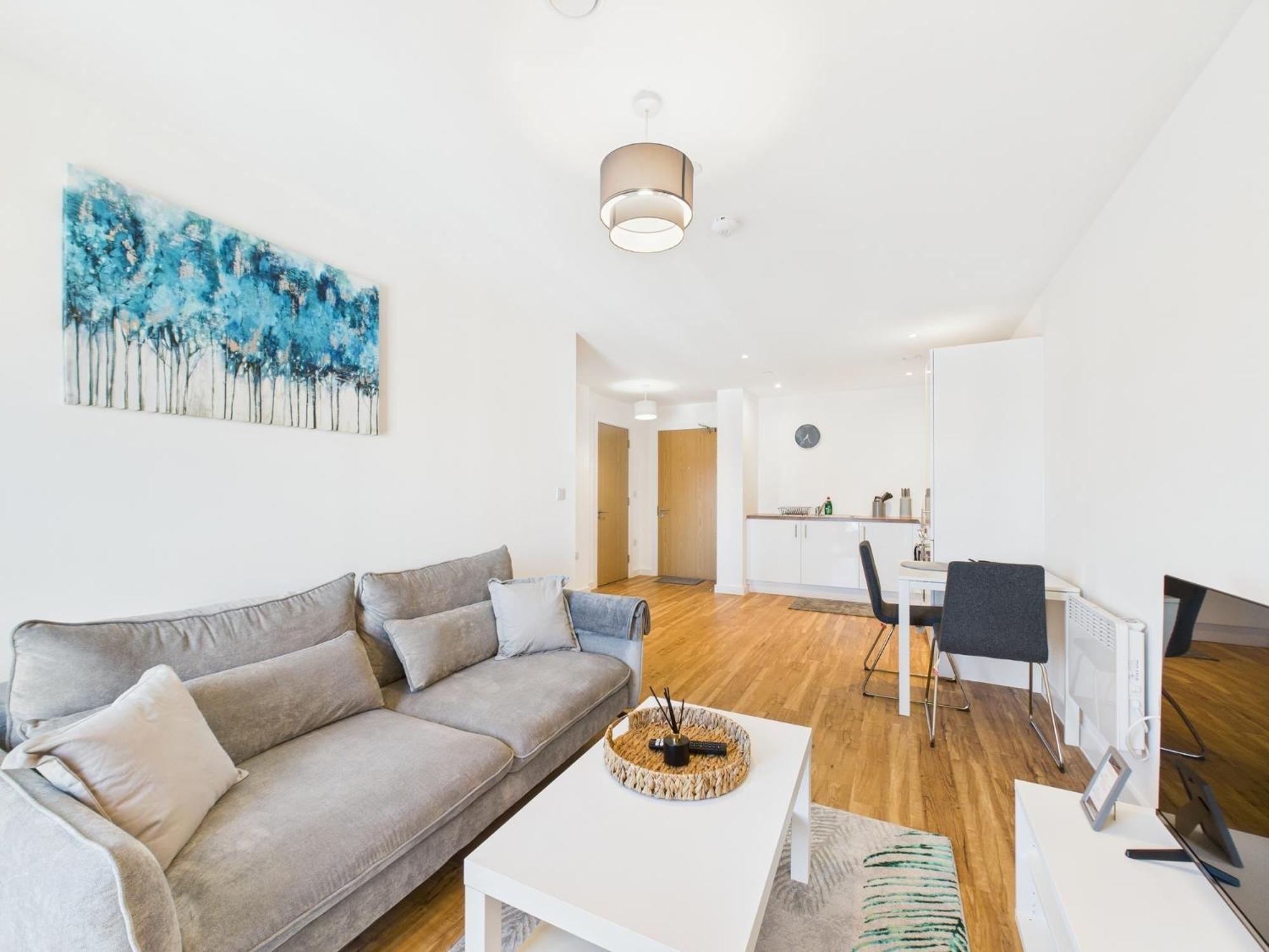 New! 1br In Media *