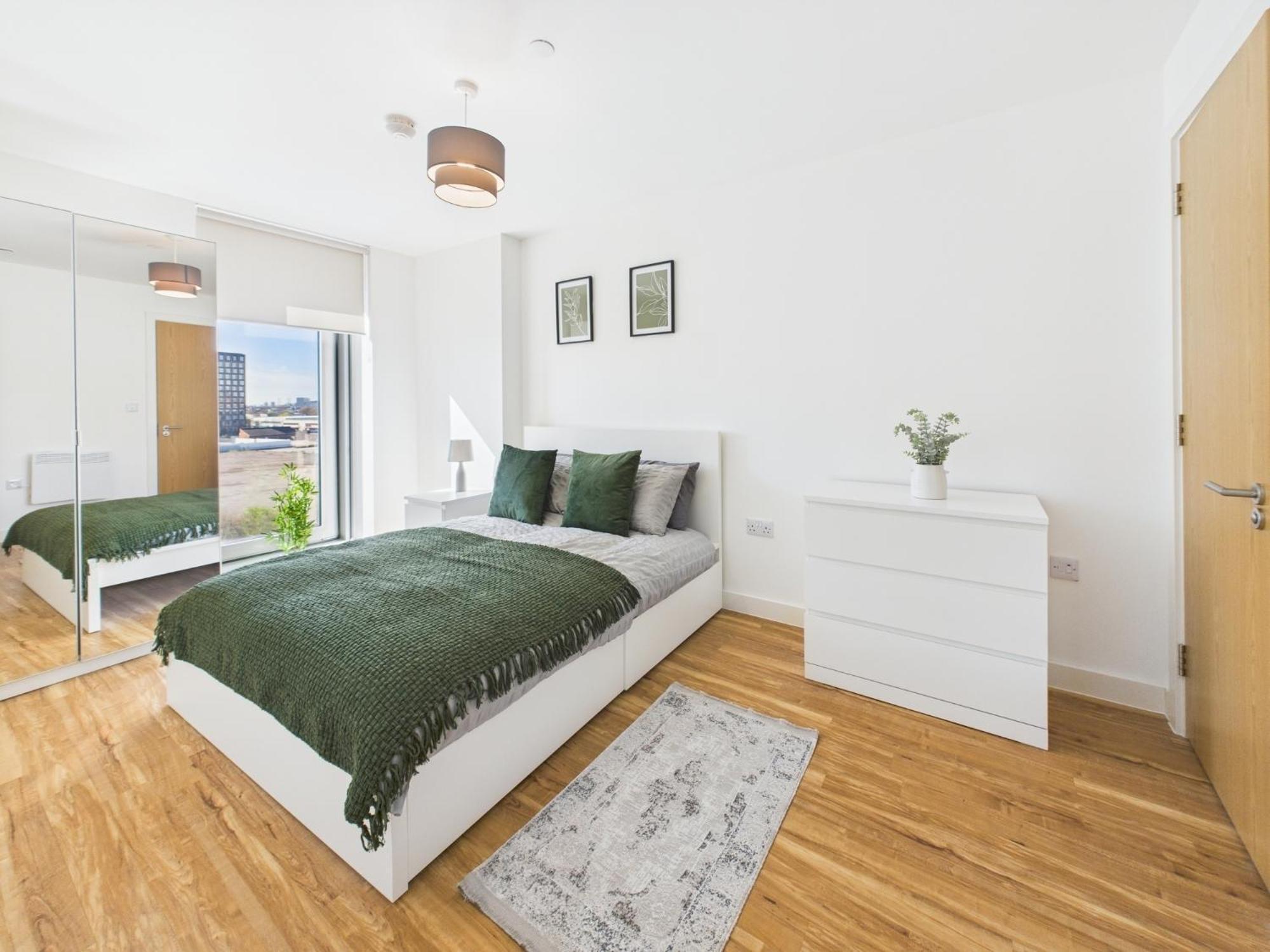 New! 2br In Media Apartment Manchester