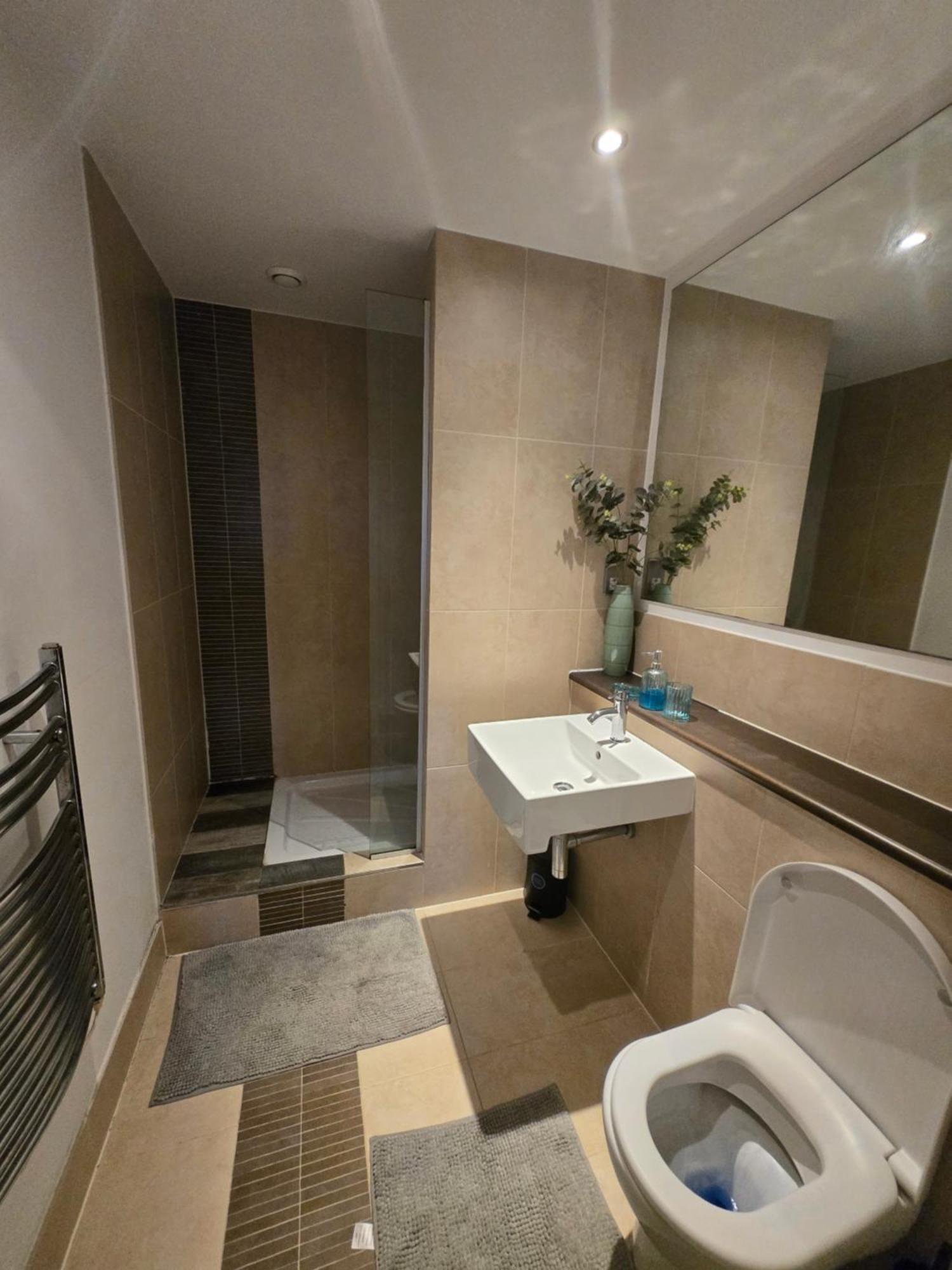 Brilliant 2 Bedroom Apartment *