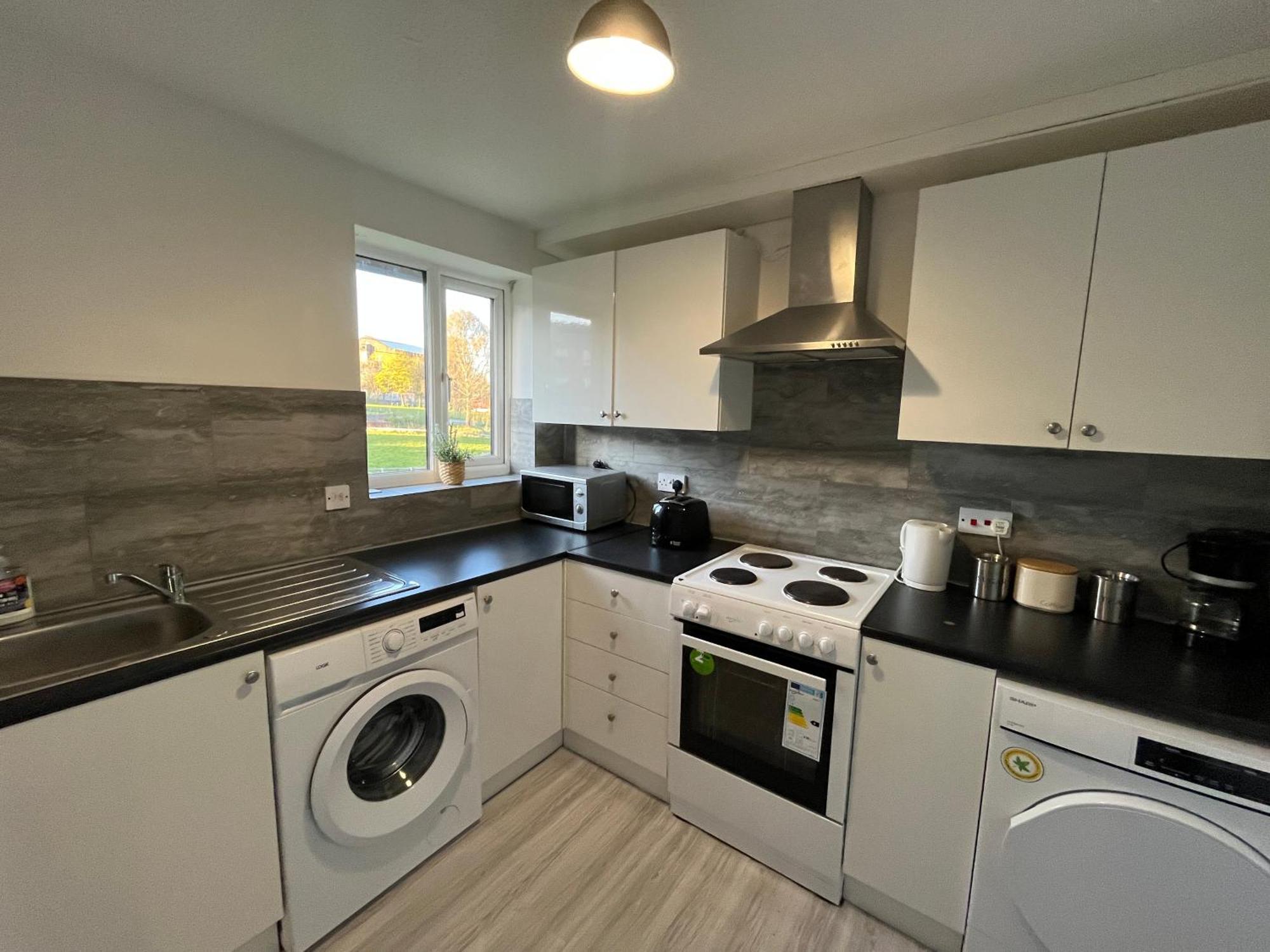 Cosy 2 Bedroom Near Centre Apartment