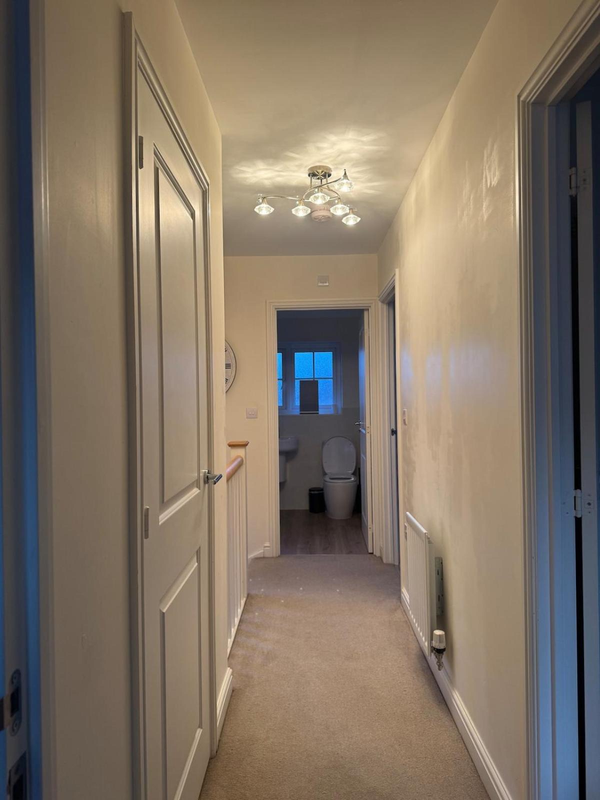 Appartement Large 3 Bed House Near Etihad And Coop Live