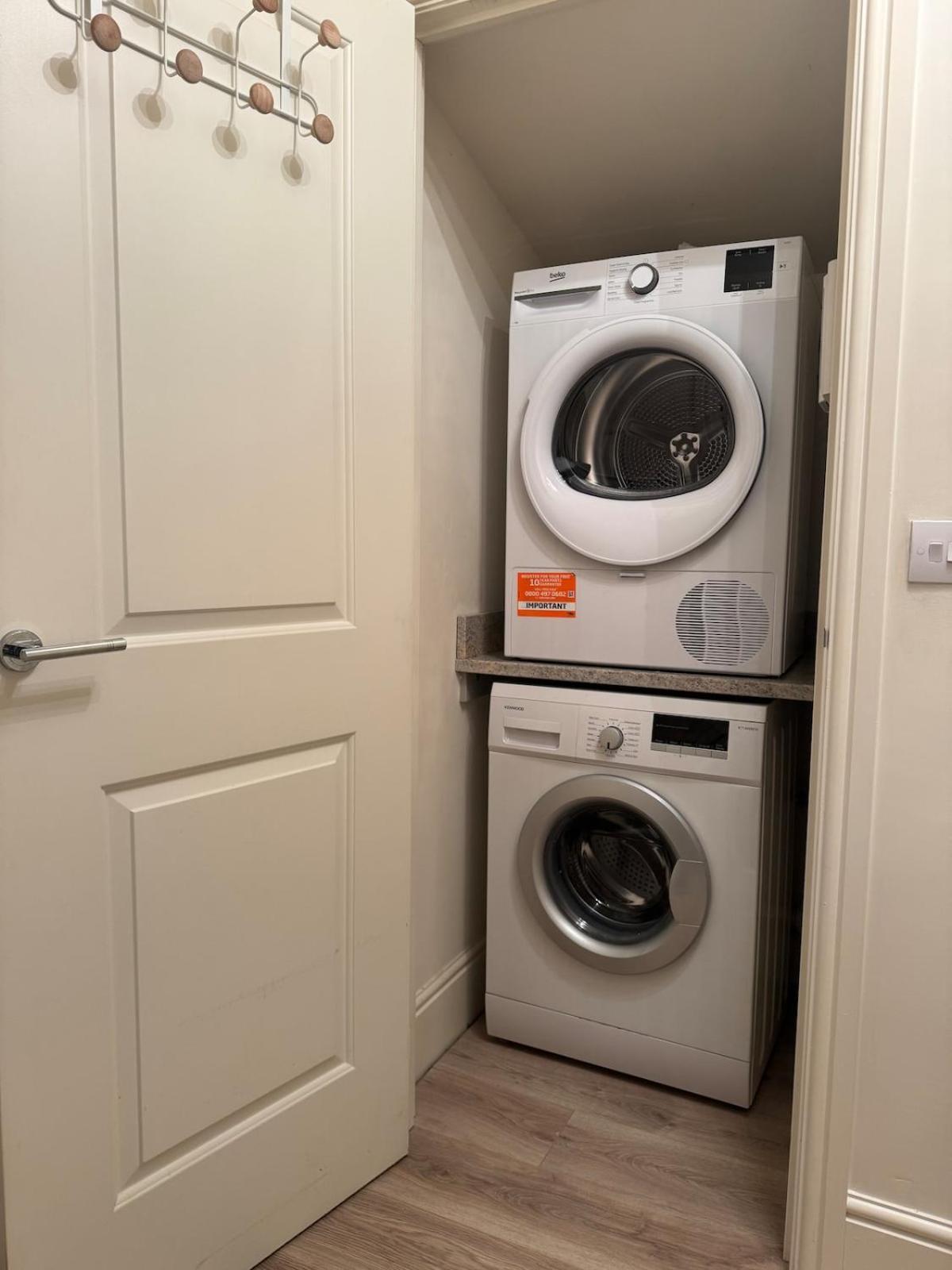 Appartement Large 3 Bed House Near Etihad And Coop Live *