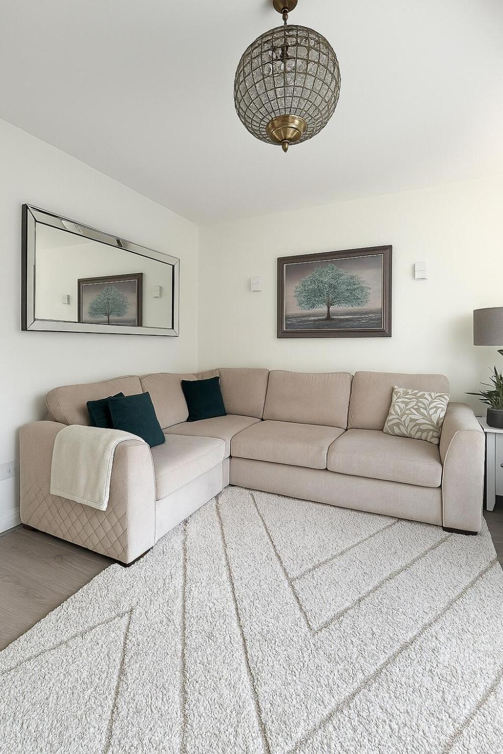 Appartement Large 3 Bed House Near Etihad And Coop Live