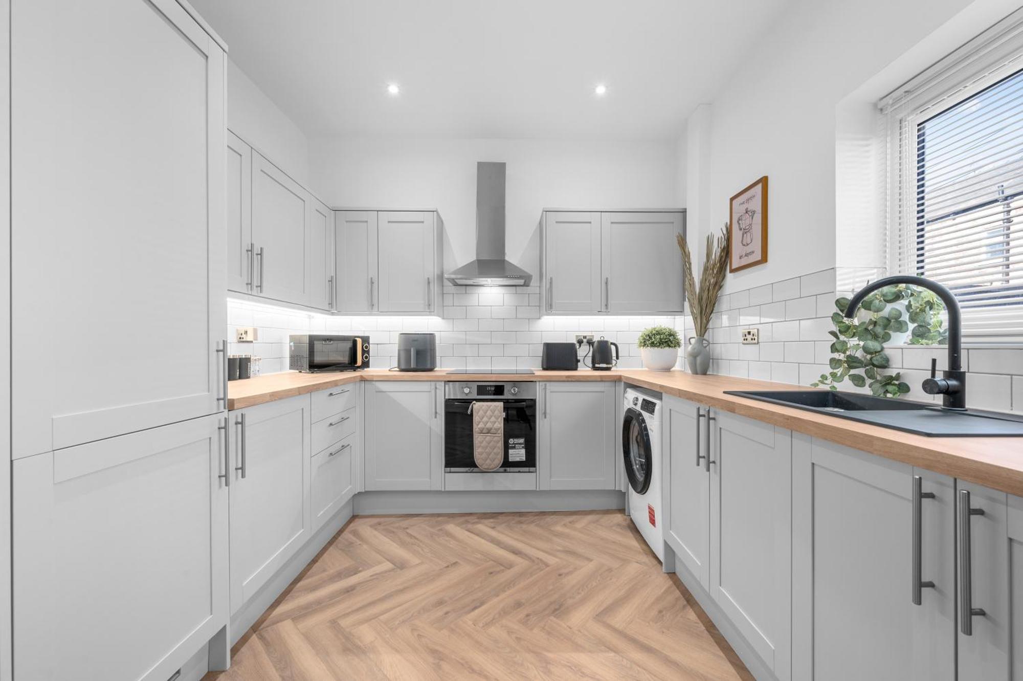 Holiday home New Listing - Stunning Prestwich Retreat - Sleeps 7