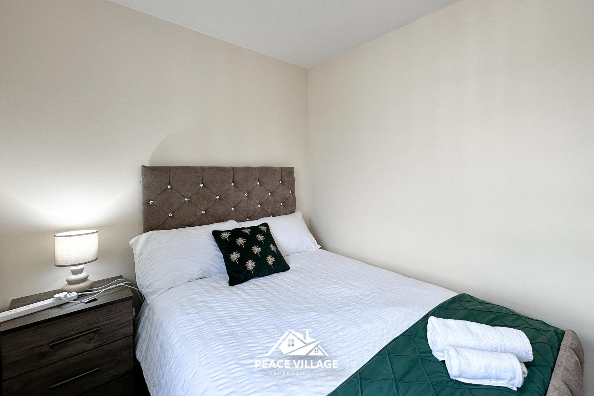 Ashton Co-Living - Private Room Self-Cater * Manchester