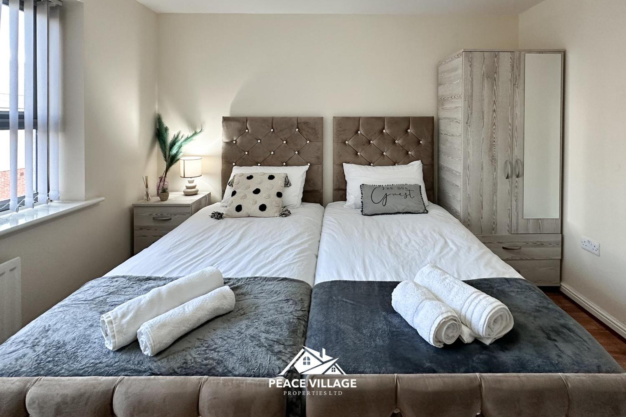 Ashton Co-Living - Private Room Self-Cater Holiday home *