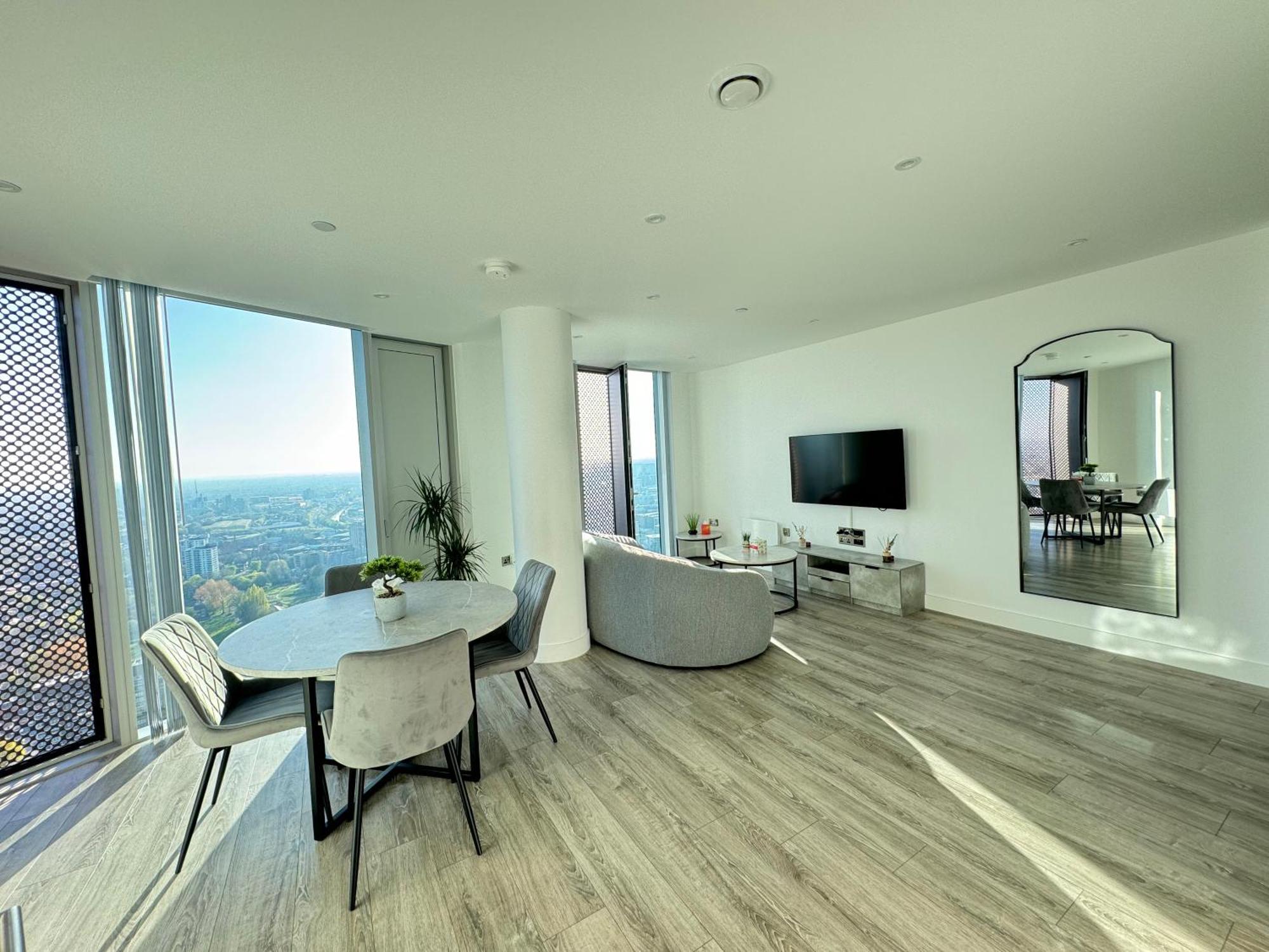 Apartment 3 Bedroom Penthouse In The Centre Deansgate New Build High Floor *