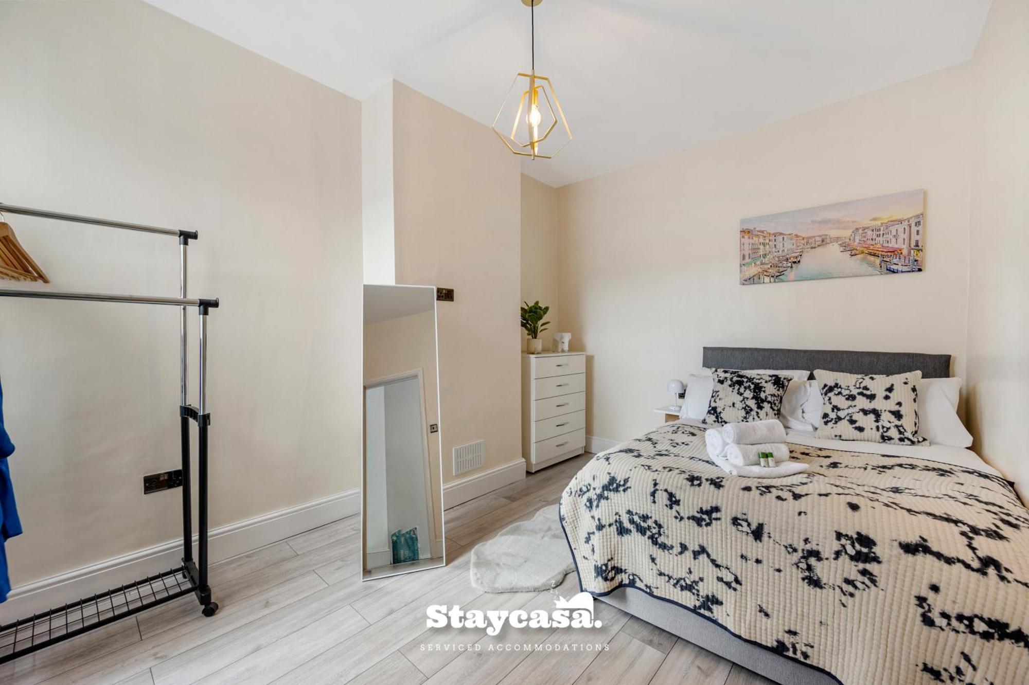 Urban Oasis Spacious 4-bedroom In Holiday home Manchester