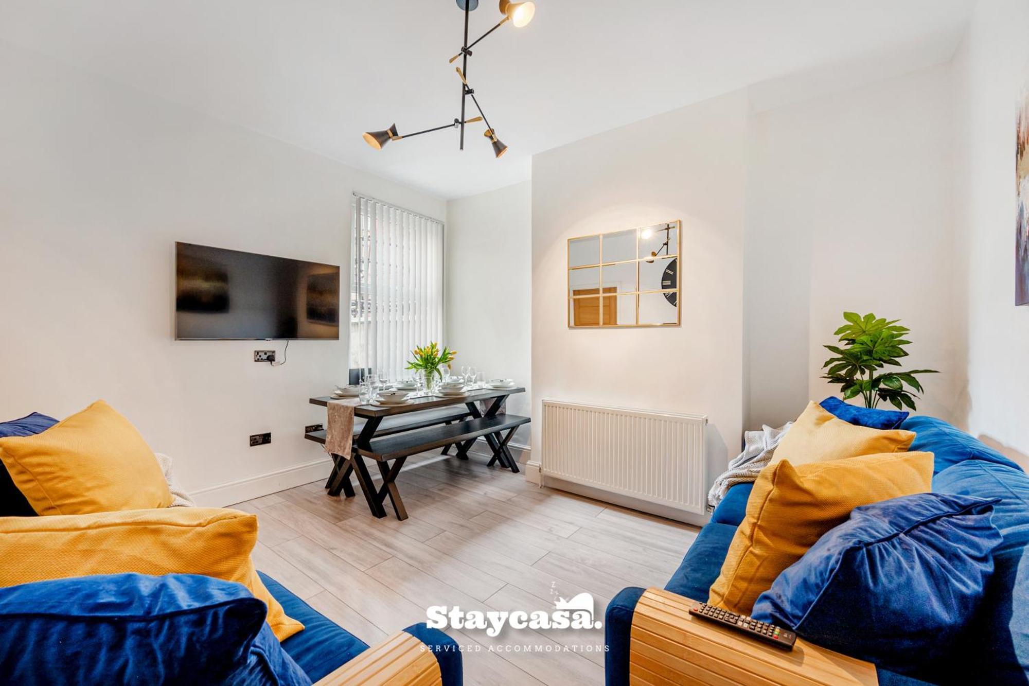 Urban Oasis Spacious 4-bedroom In *