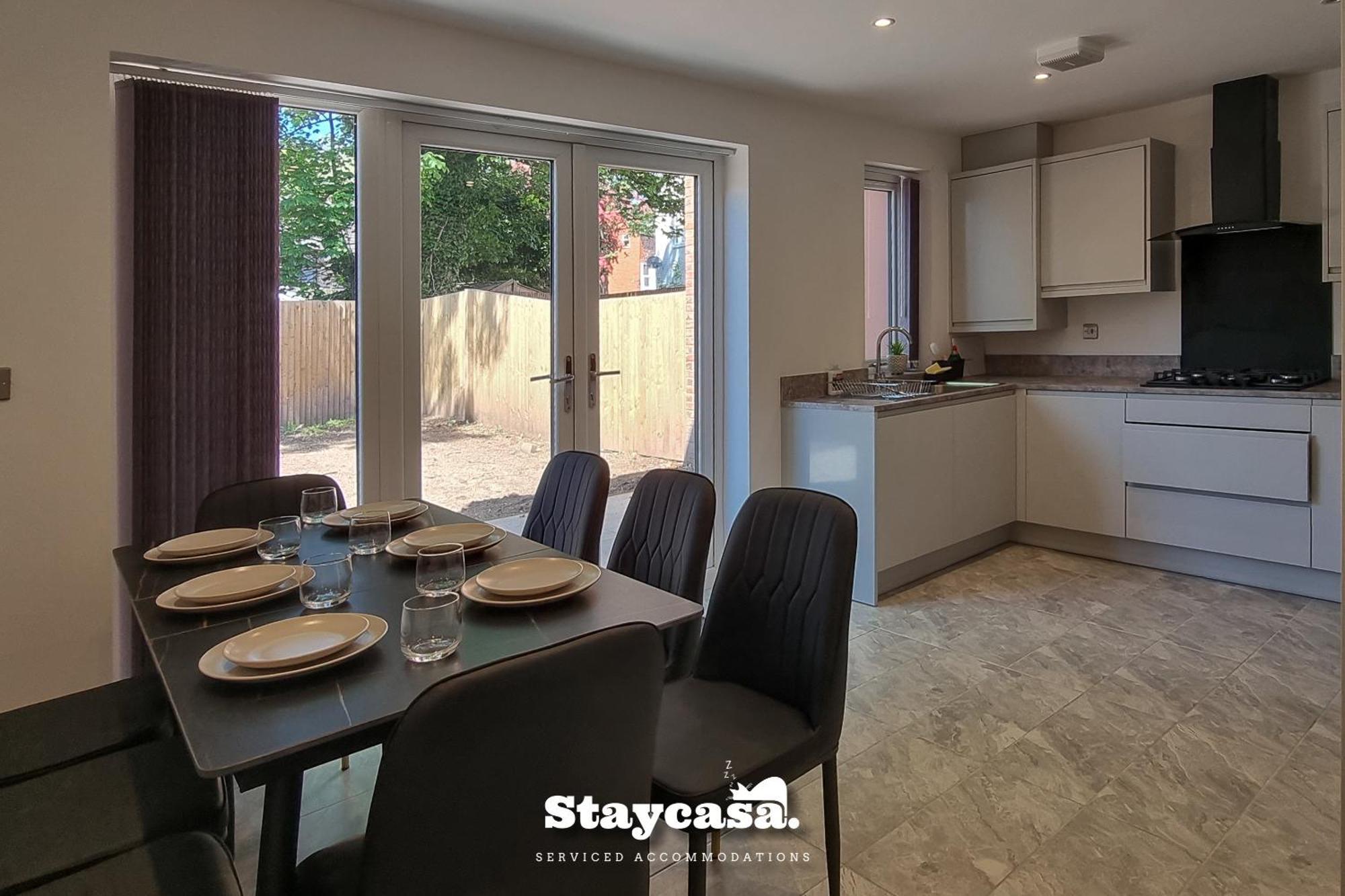 Harmony Living Modern New Build With Parking Manchester