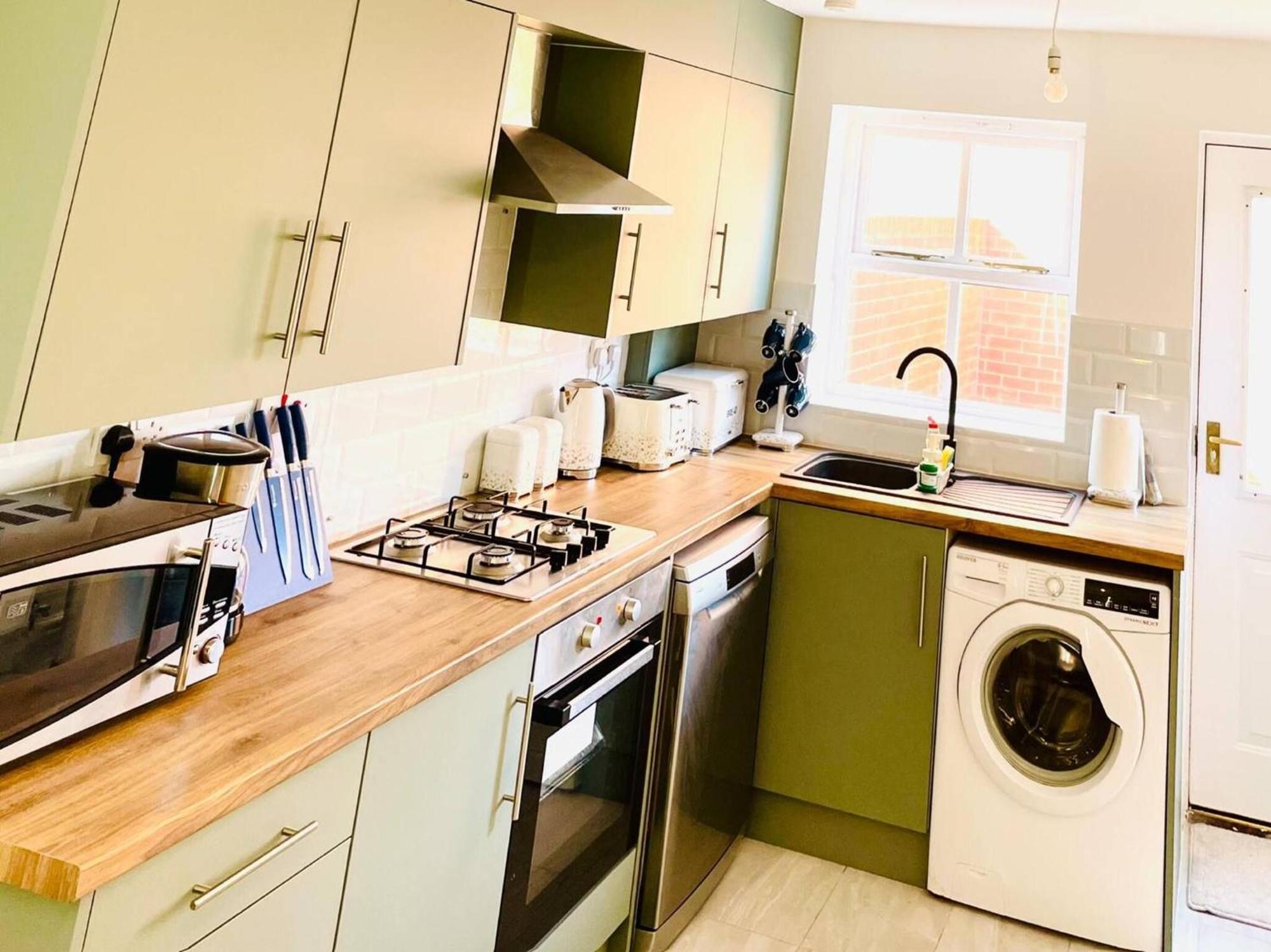 Stylish 3 Bdr House With Free Parking Near Hulme Holiday home Manchester