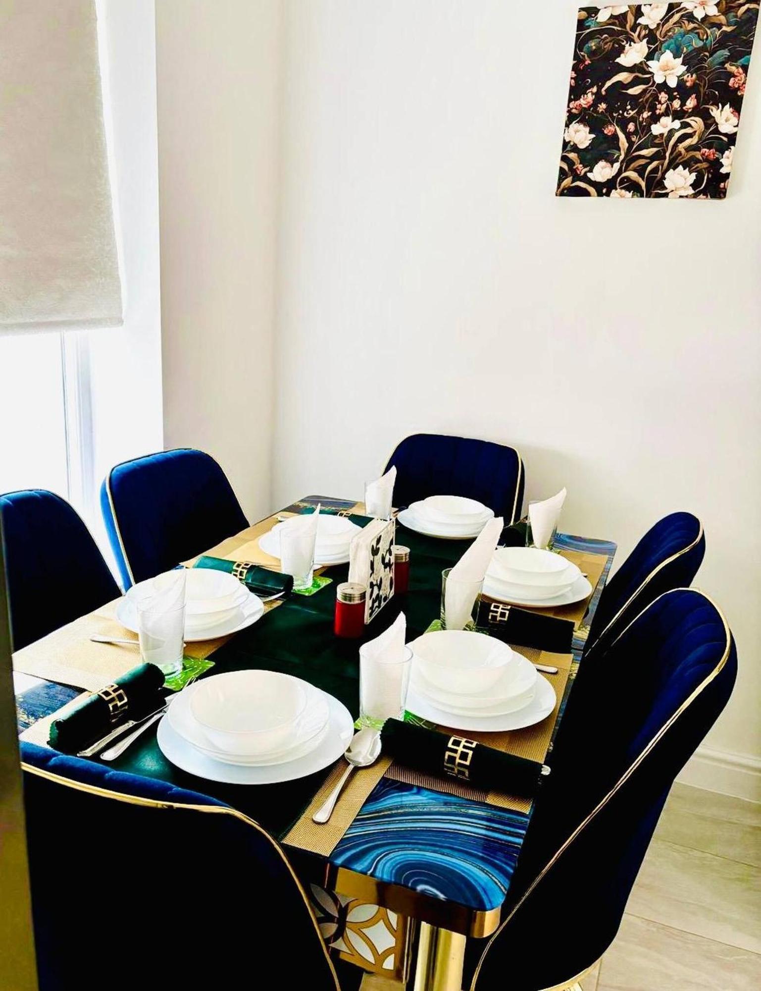 Holiday home Stylish 3 Bdr House With Free Parking Near Hulme