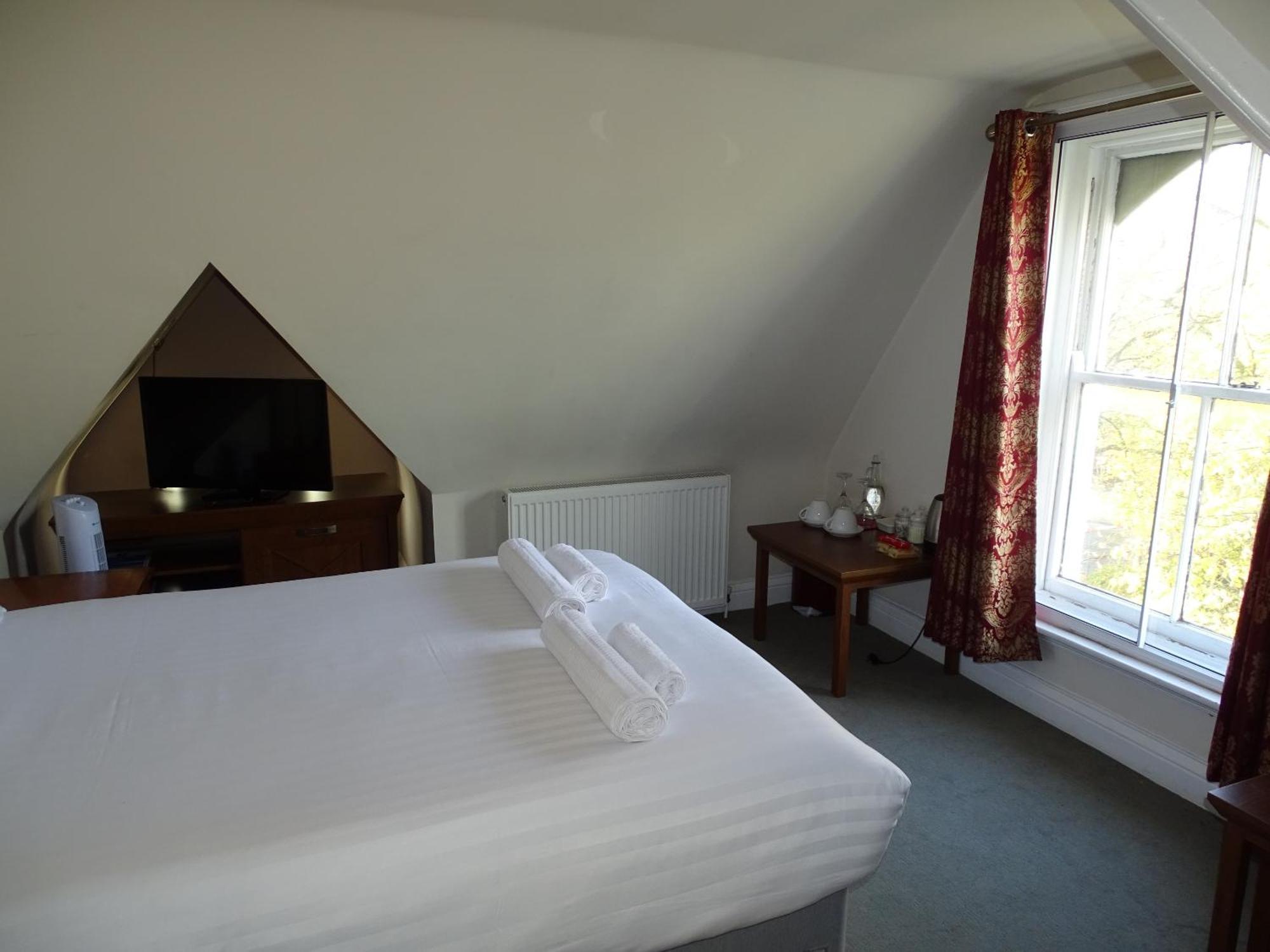 Milverton Hotel *