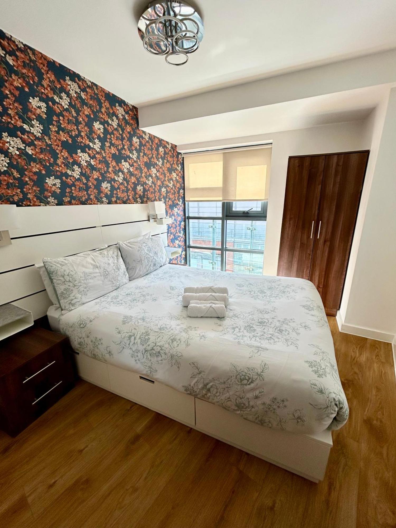 Centre Stylish One-bedroom Flat *
