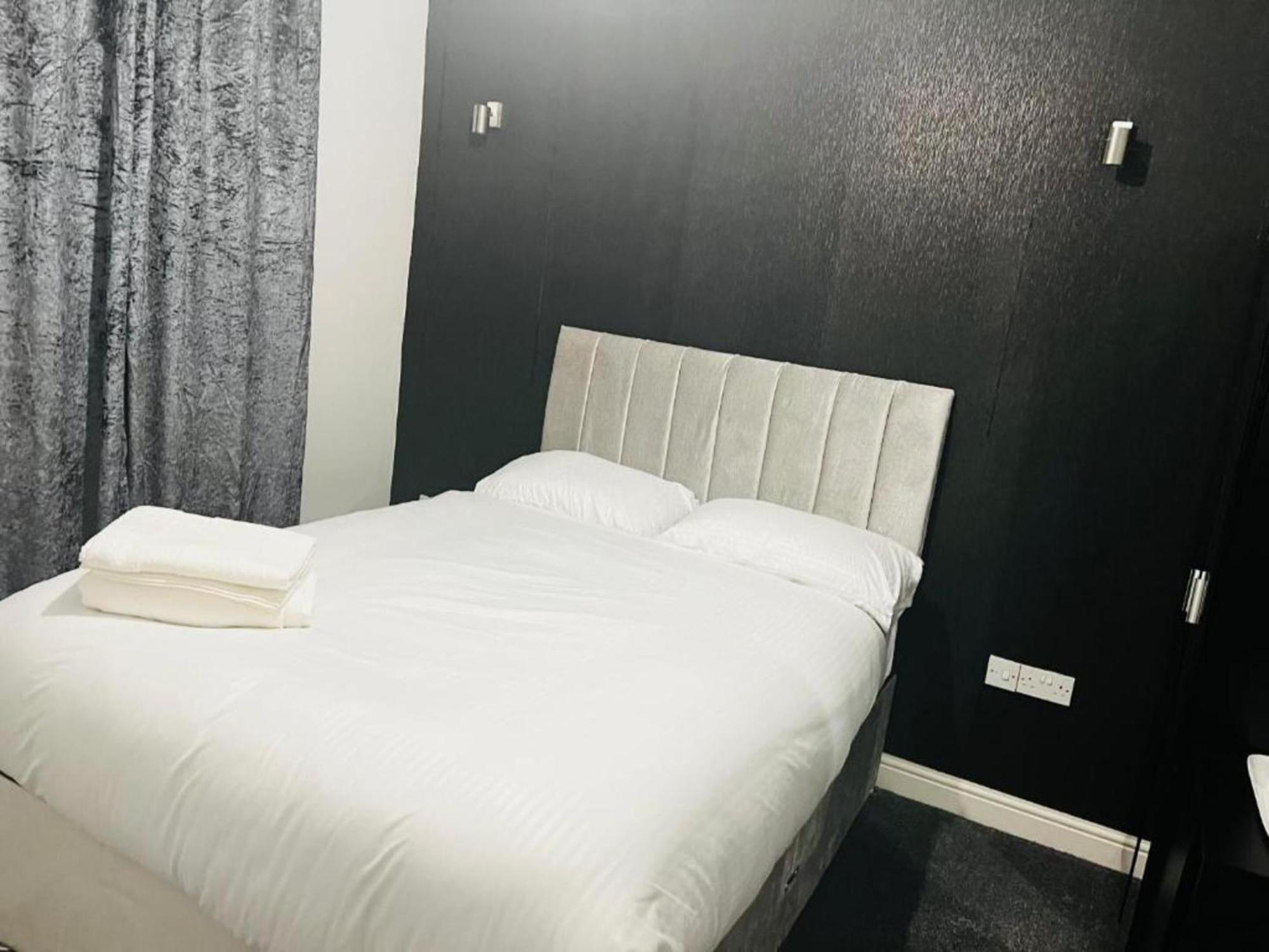 Hotel Oyo The Pleasant House 3*