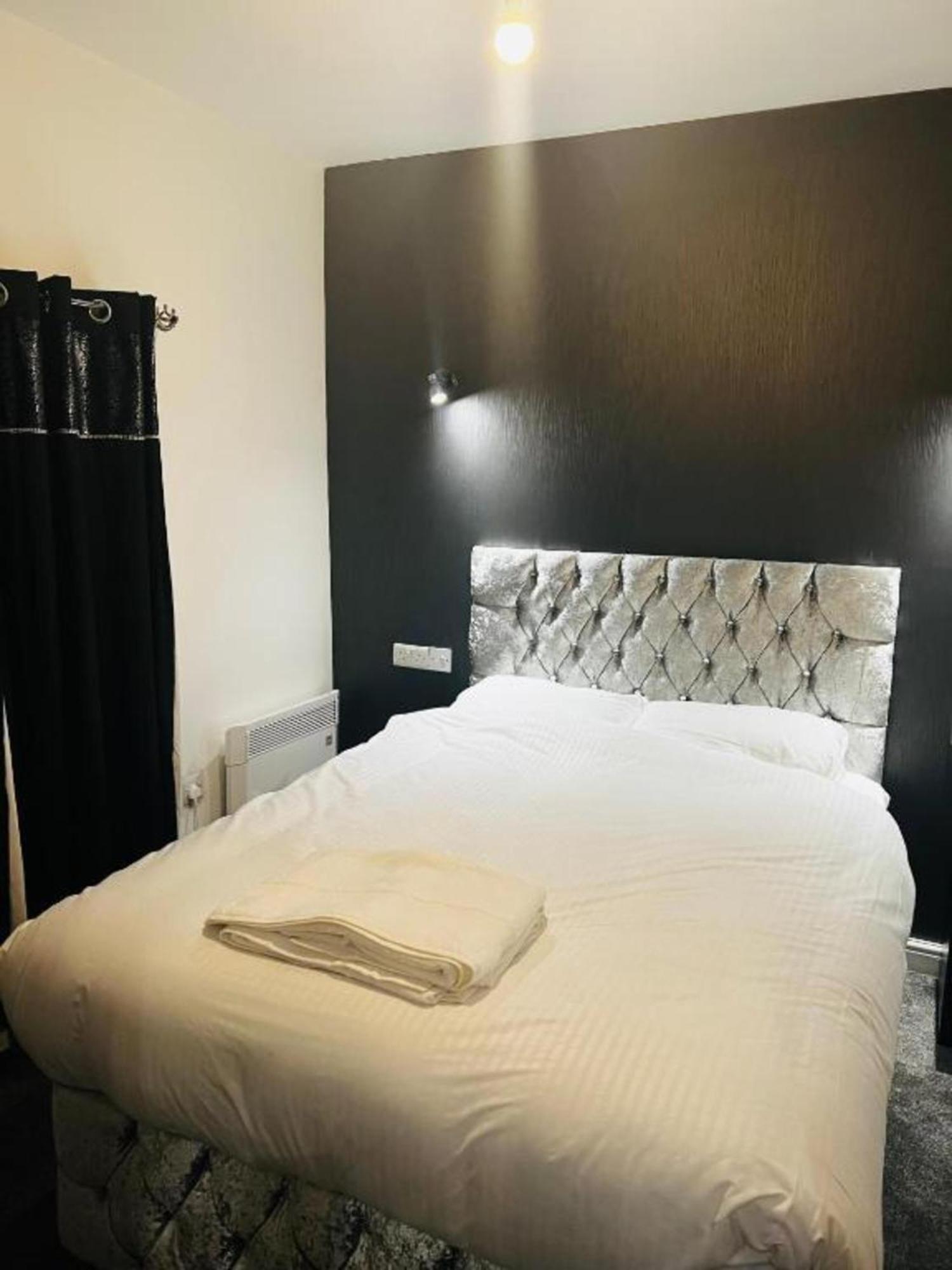 Oyo The Pleasant House Hotel Manchester