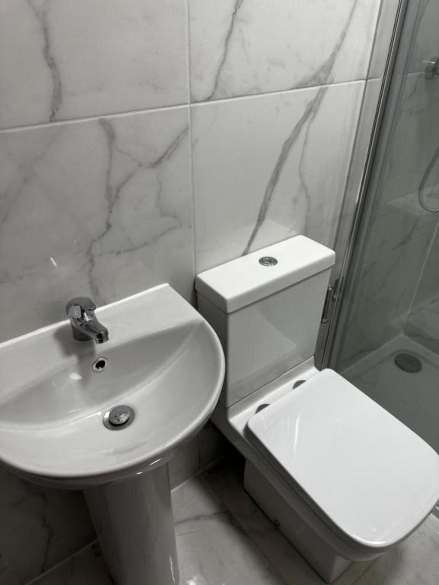 Guest house Oyo Cheetham Hill 3*
