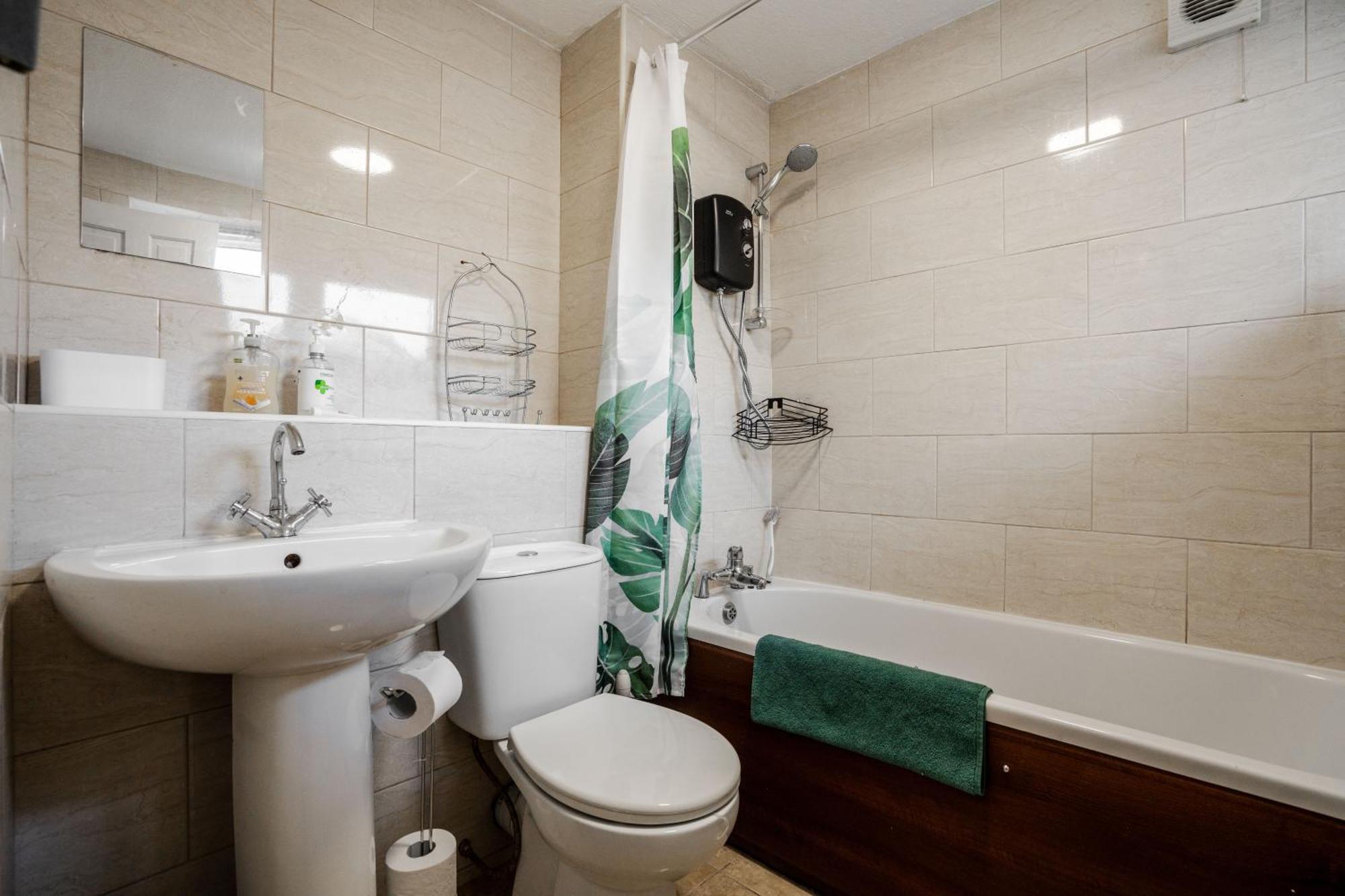 The Jade - Pool Table - Man Utd - Centre - 4bd Holiday home Manchester