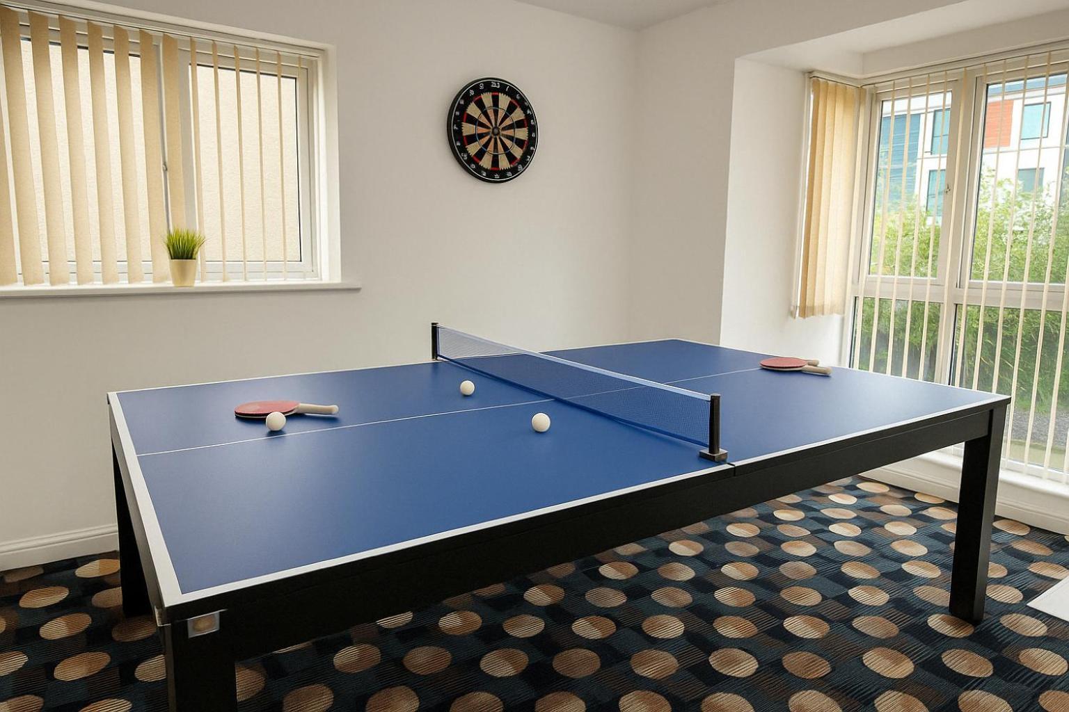 Holiday home Spacious 4bd 3bt - Etihad - Coop - Pool Table - Free Parking *