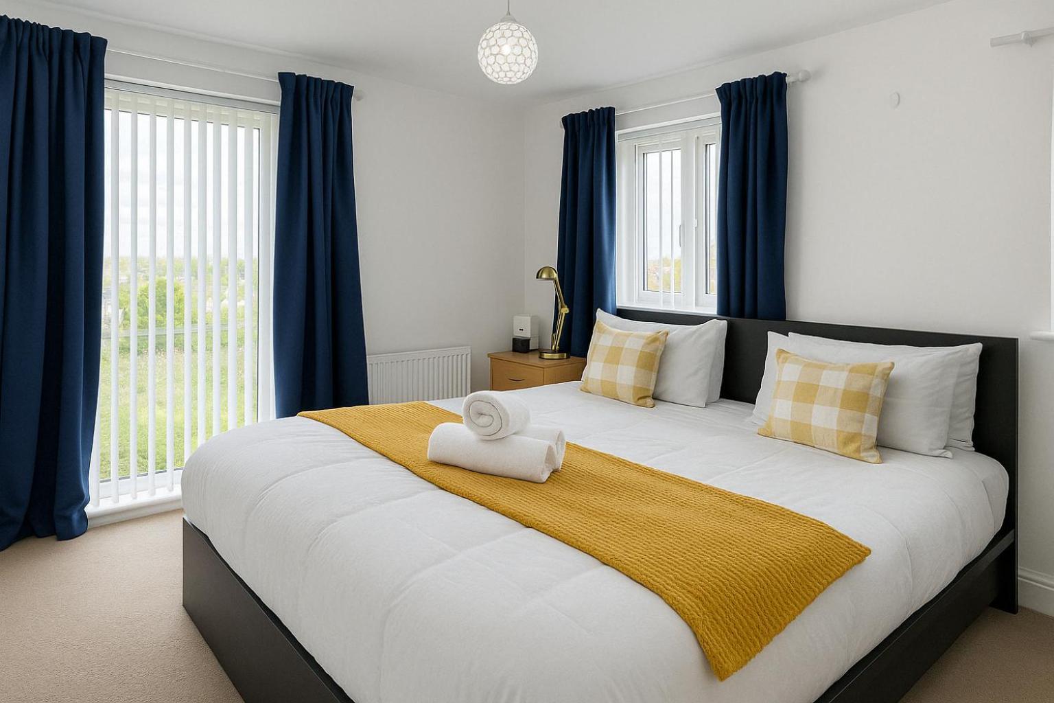 Holiday home Spacious 4bd 3bt - Etihad - Coop - Pool Table - Free Parking Manchester