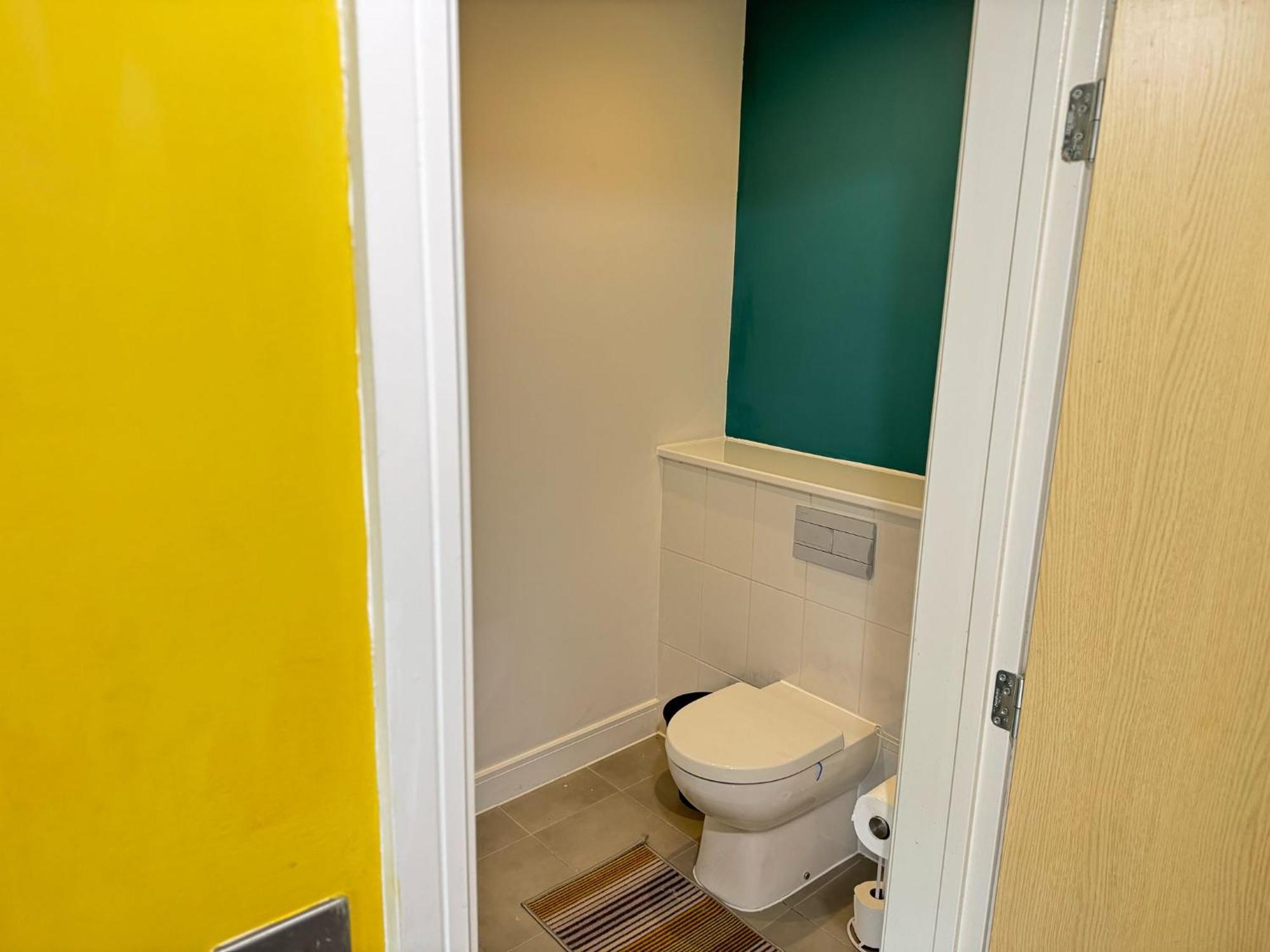 Spacious 4bd 3bt - Etihad - Coop - Pool Table - Free Parking * Manchester