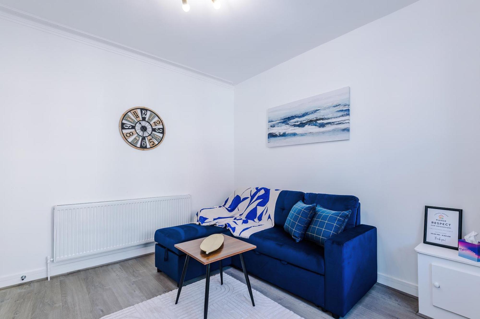 Game Room, Free Parking, Spacious 4 Bedroom Home In Salford * Manchester