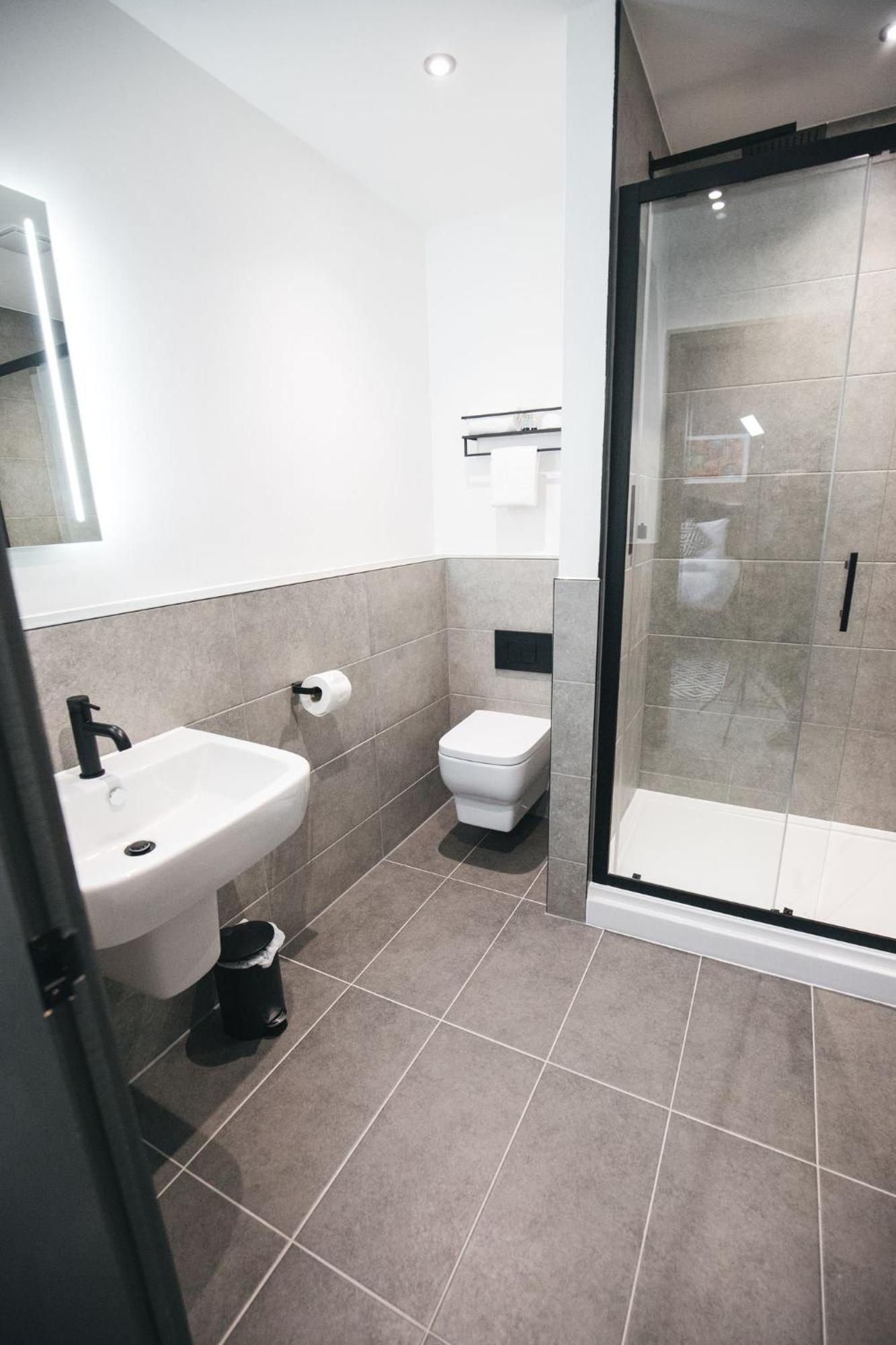 Black Lion 4* Manchester
