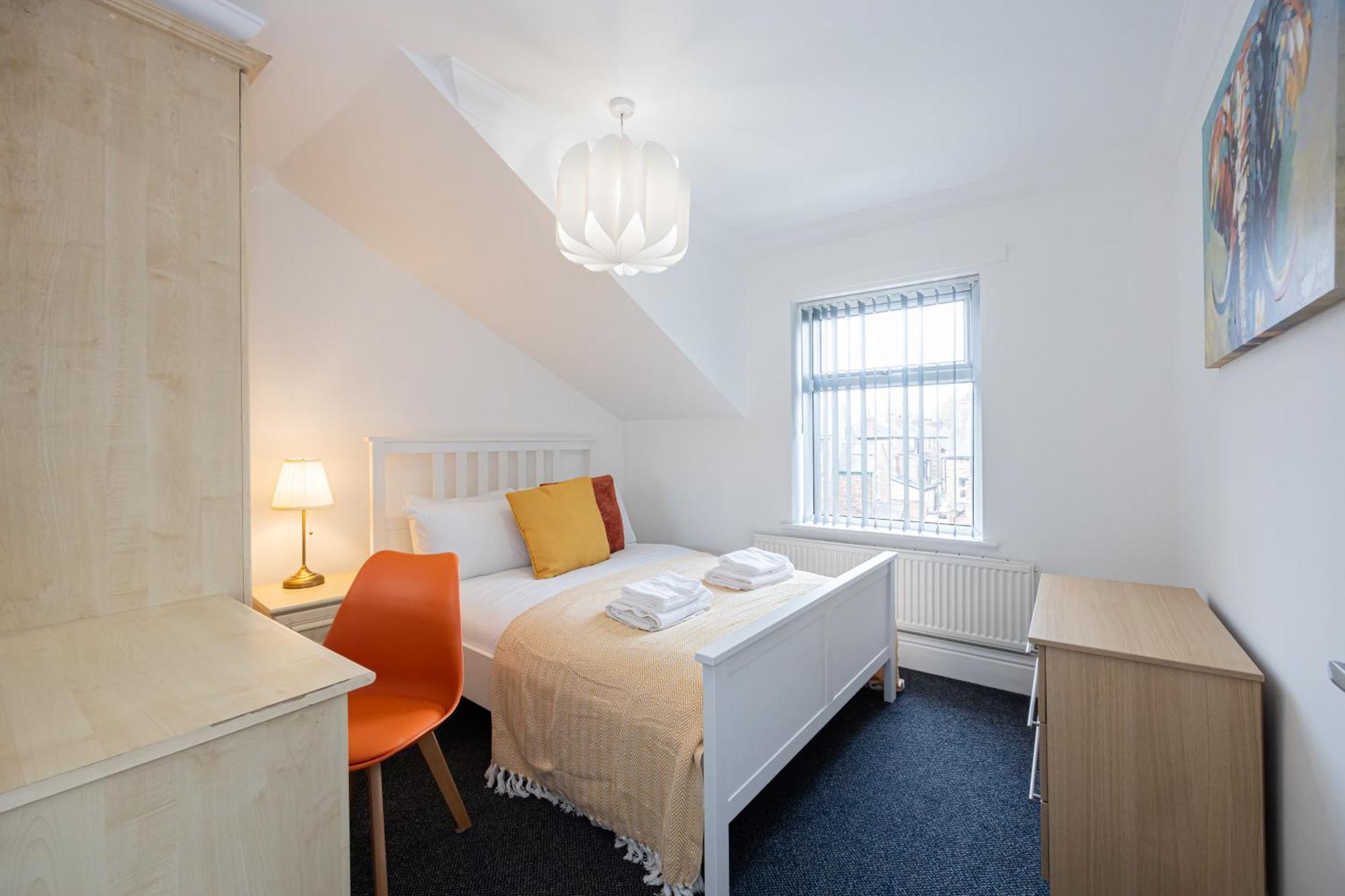 Apartment The Burton- Free Gated Parking *