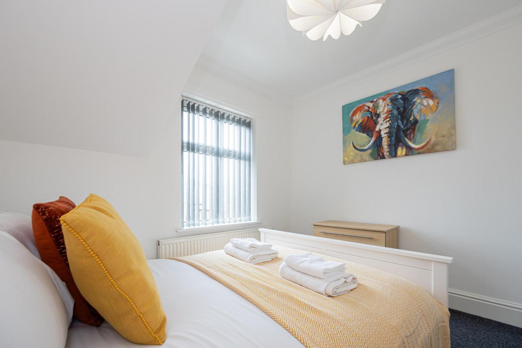 Apartment The Burton- Free Gated Parking Manchester