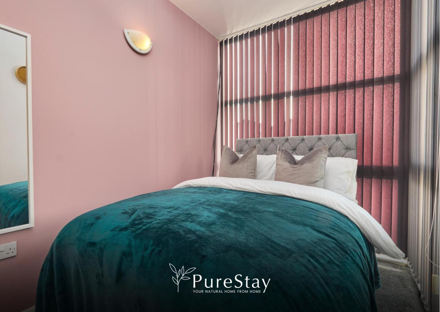 Superb House Near Etihad With Free Parking Sleeps 8 * Manchester