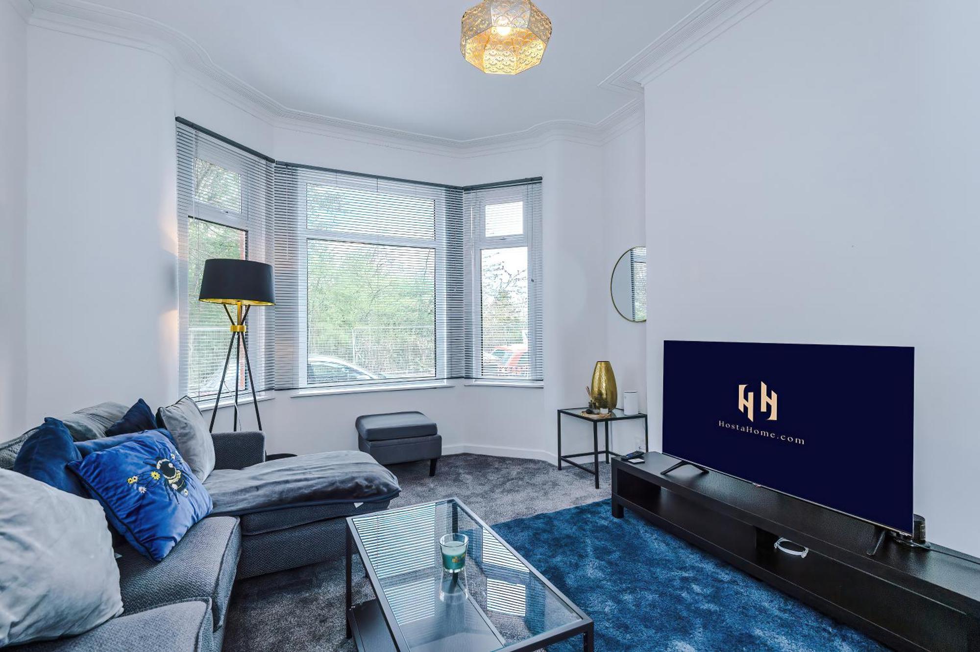 Large 3 Bed House Sleeps 6 By Host A * Manchester