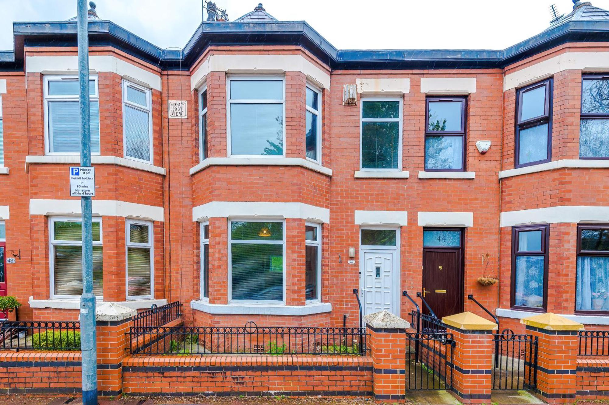 Large 3 Bed House Sleeps 6 By Host A *