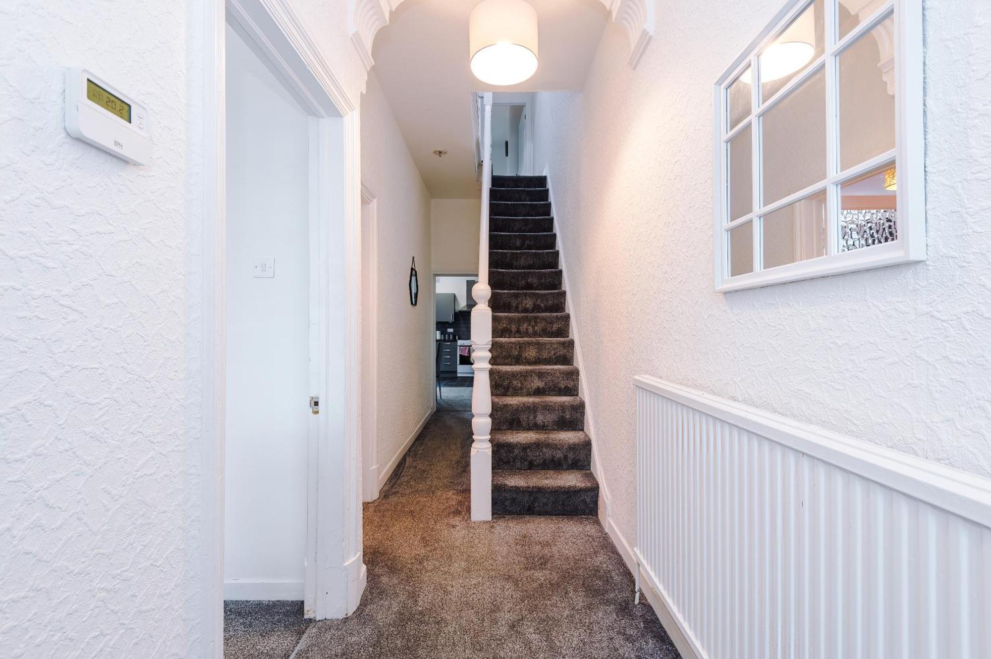 Large 3 Bed House Sleeps 6 By Host A Holiday home