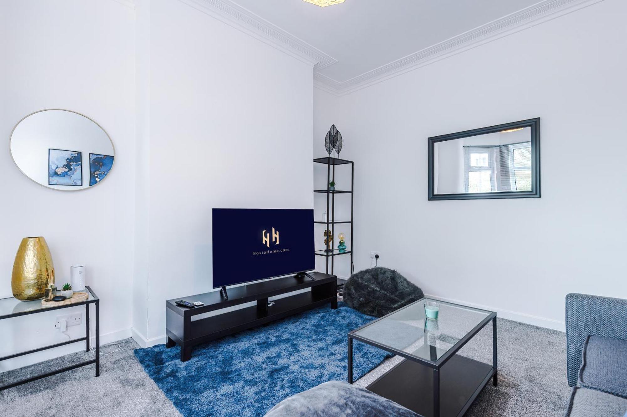 Large 3 Bed House Sleeps 6 By Host A Holiday home *