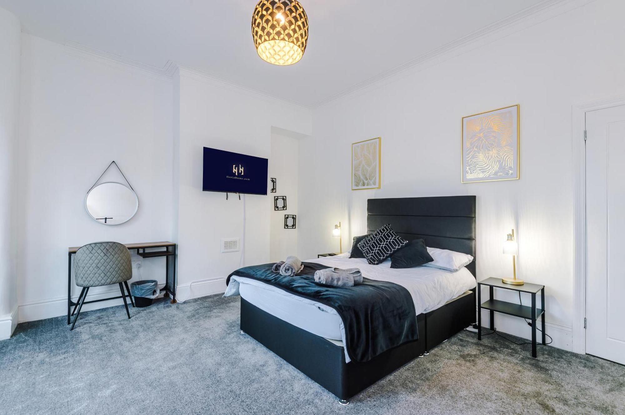Holiday home Large 3 Bed House Sleeps 6 By Host A Manchester