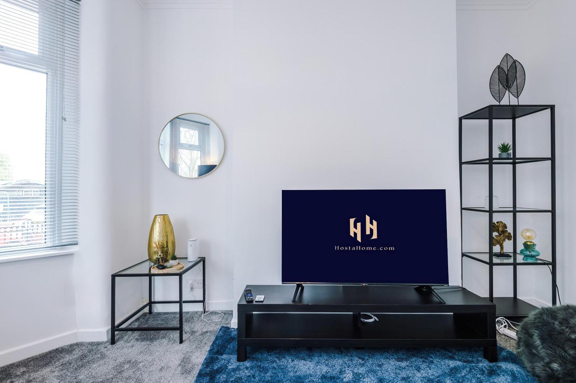 Large 3 Bed House Sleeps 6 By Host A Manchester