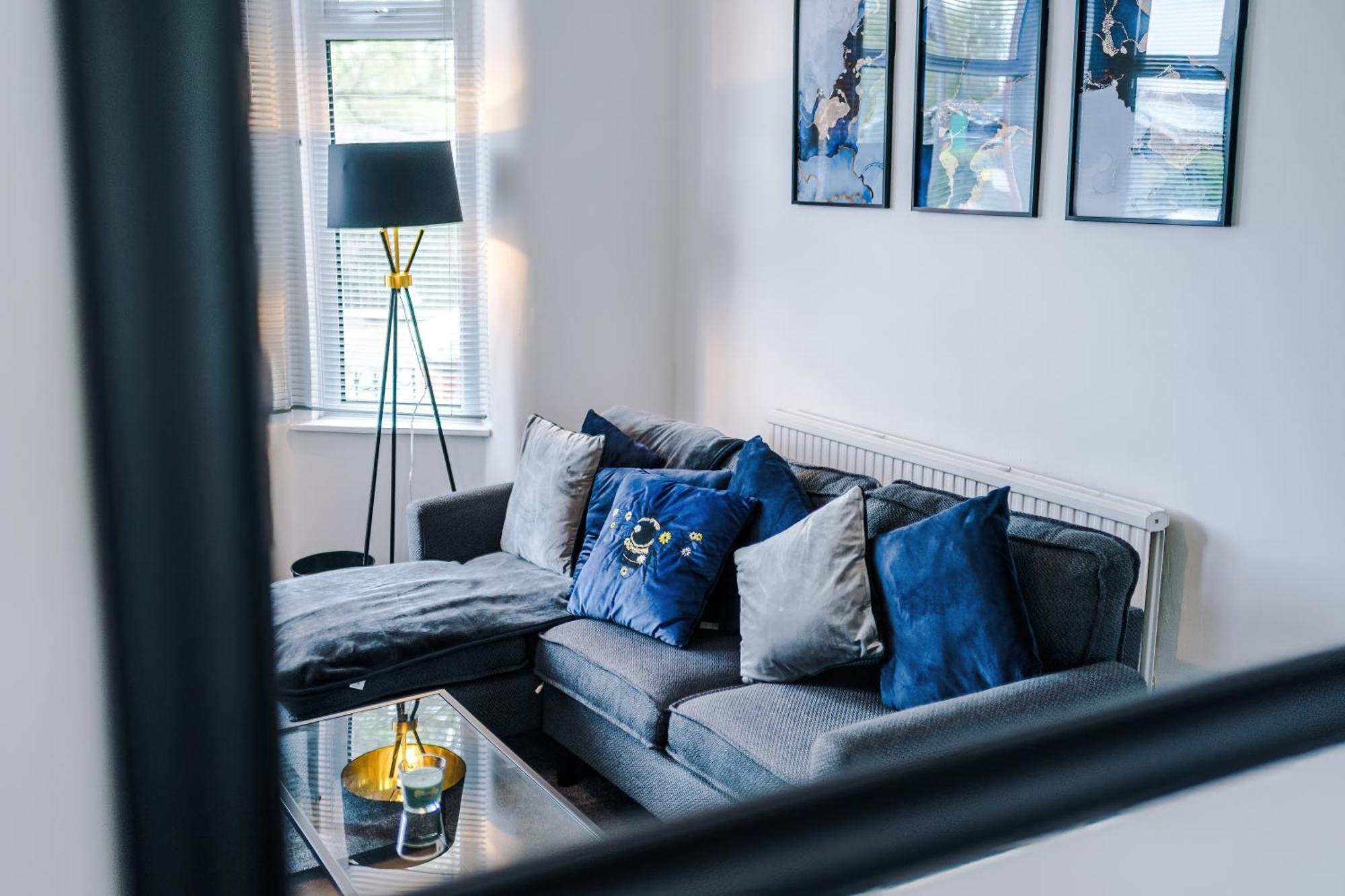 Large 3 Bed House Sleeps 6 By Host A