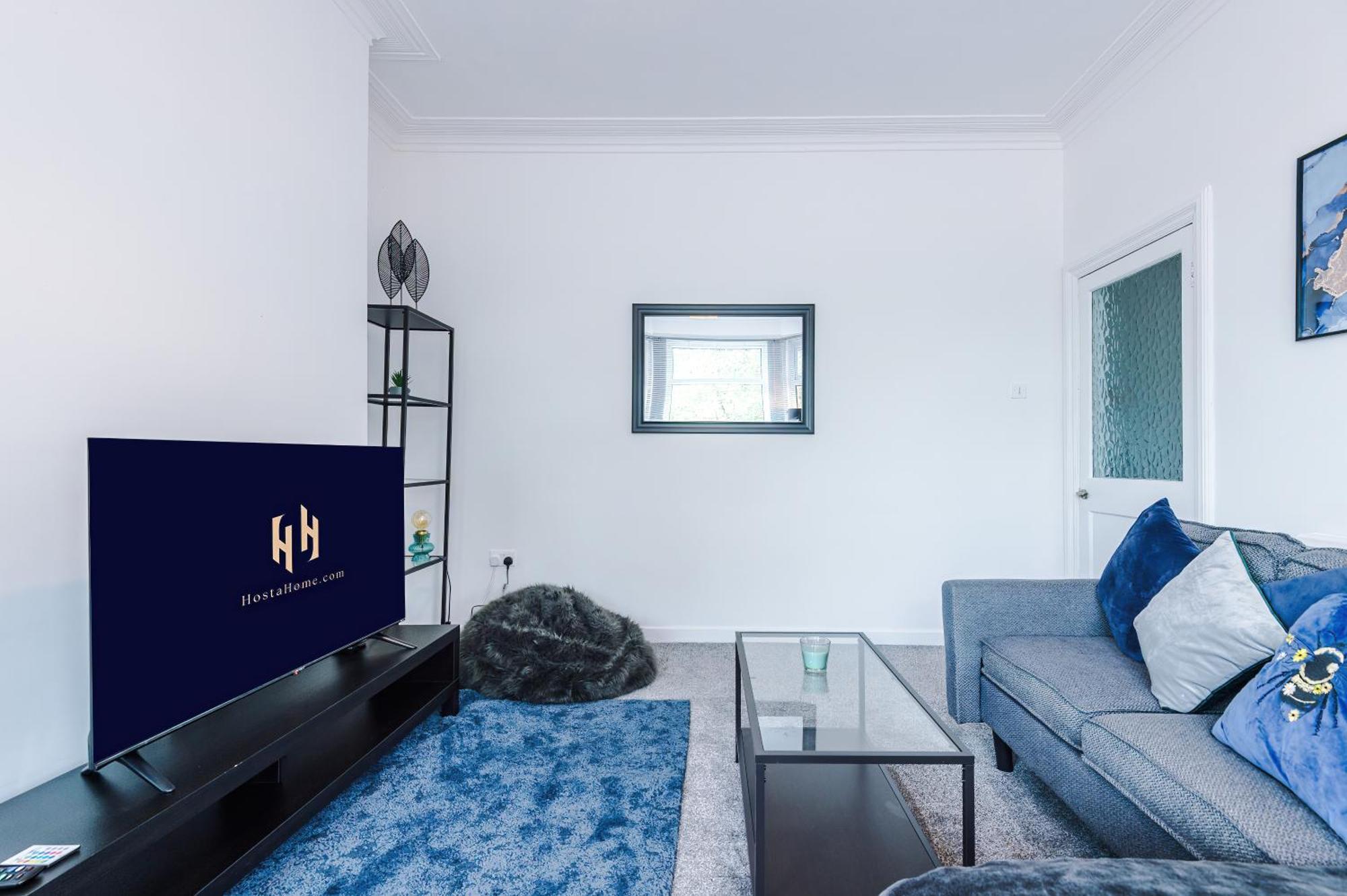 Large 3 Bed House Sleeps 6 By Host A Holiday home *