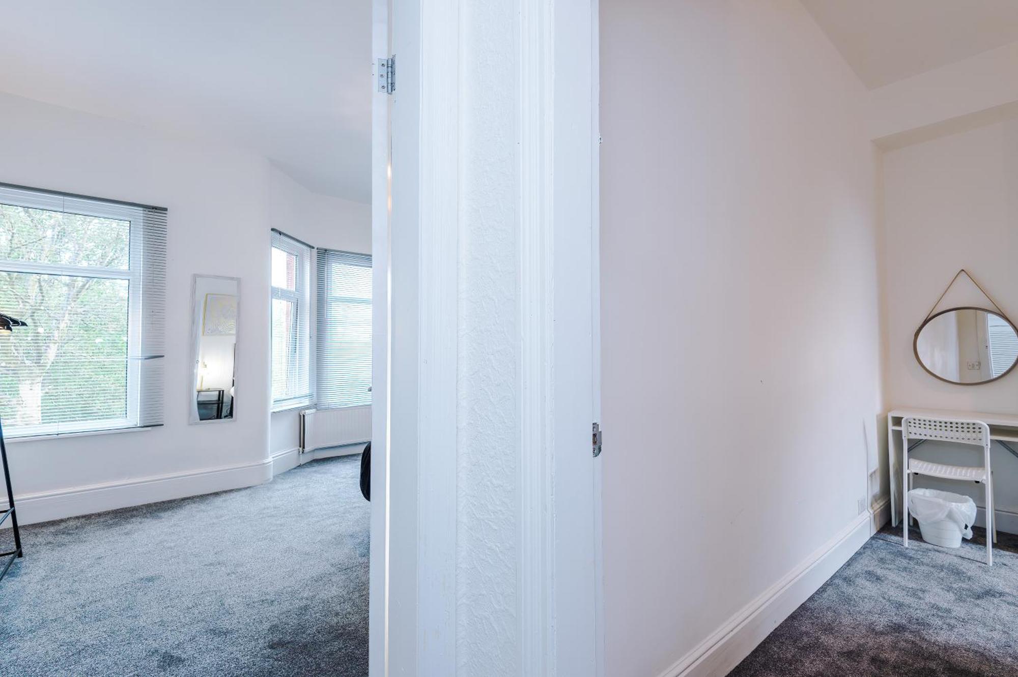 Holiday home Large 3 Bed House Sleeps 6 By Host A Manchester