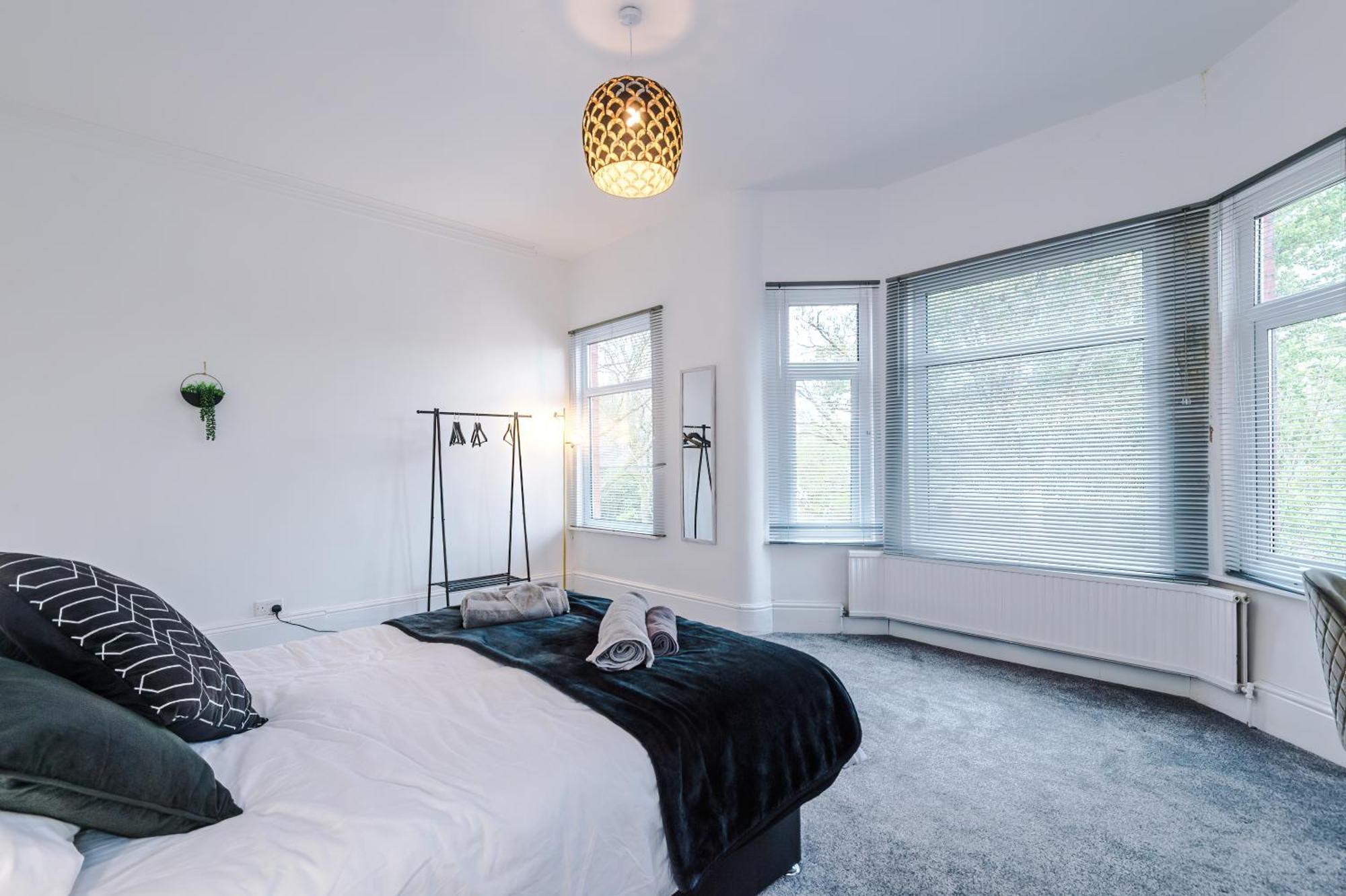 Large 3 Bed House Sleeps 6 By Host A Holiday home *