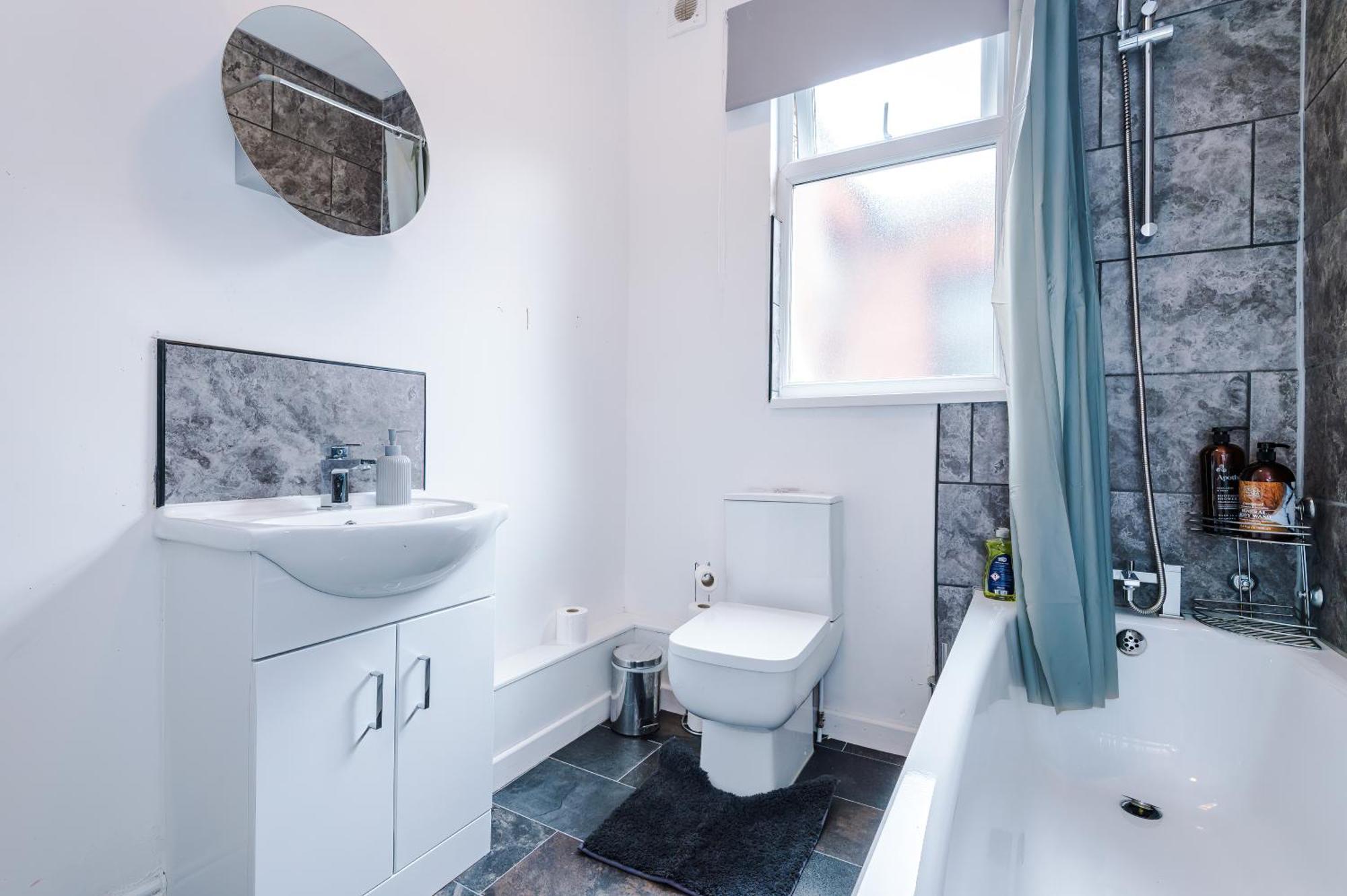 Holiday home Large 3 Bed House Sleeps 6 By Host A Manchester