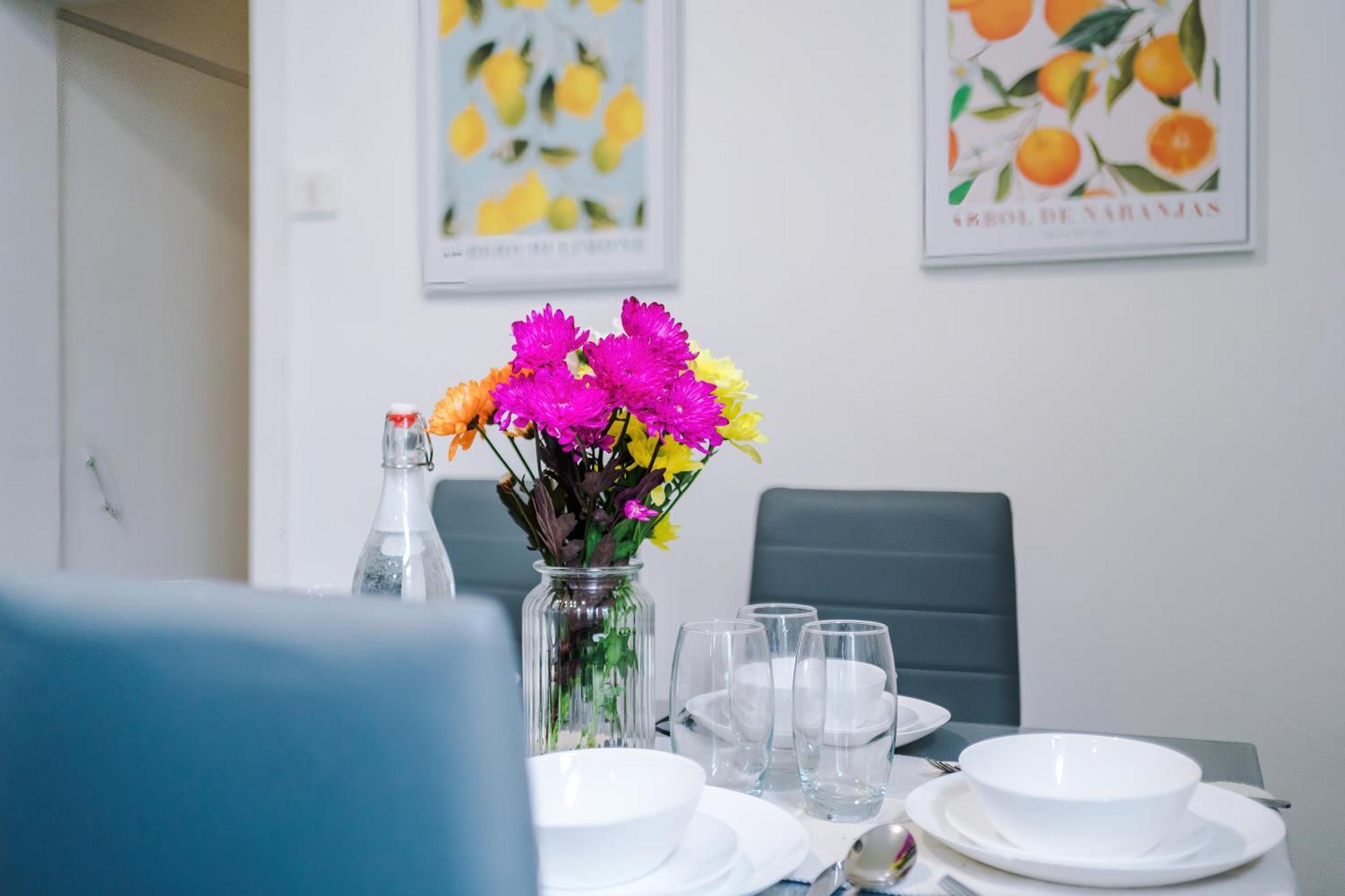 Large 3 Bed House Sleeps 6 By Host A Manchester