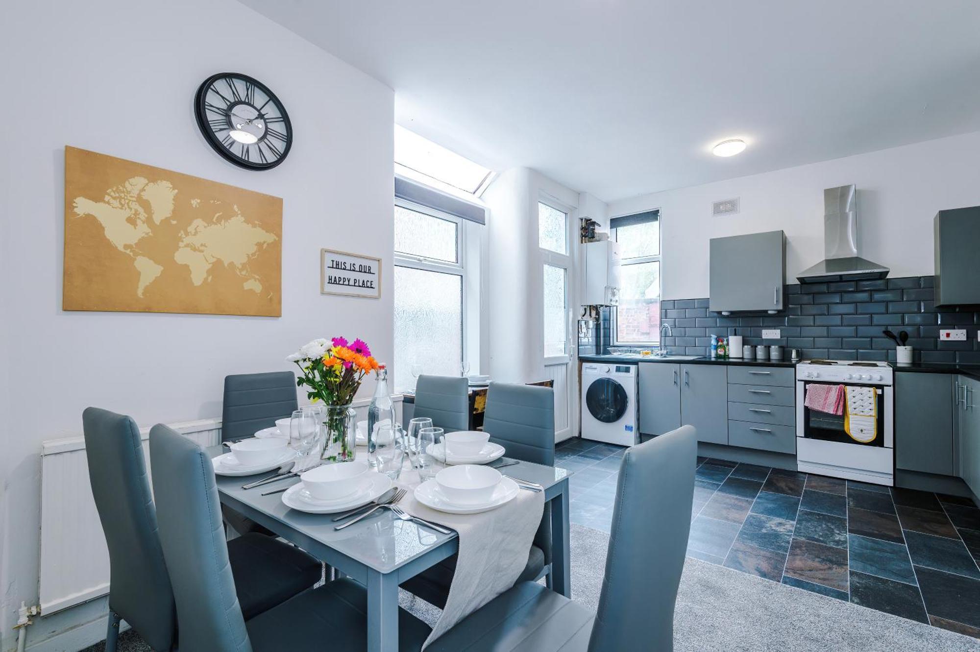 Holiday home Large 3 Bed House Sleeps 6 By Host A Manchester